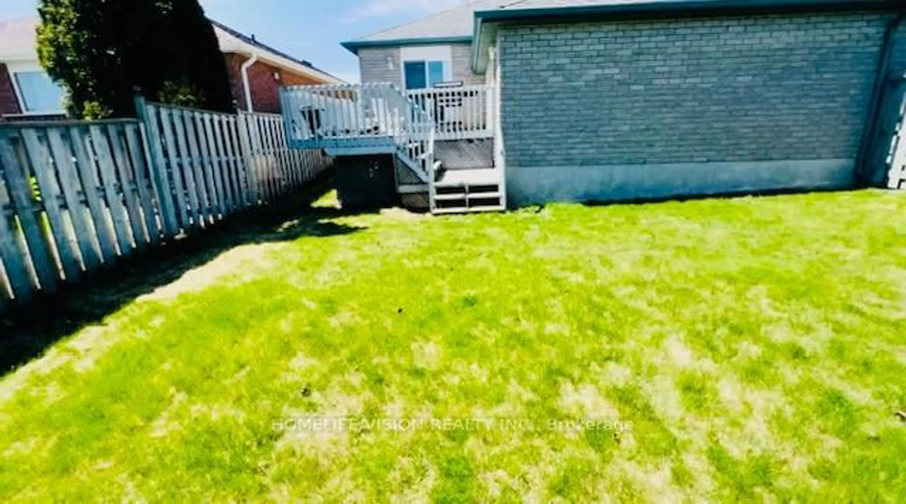 A pic from outside/outdoor area/front of a property/back of a property/a pic from drone, street for 1105 Tillison Ave, Cobourg Ontario K9A 5N4