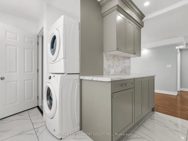 Additional property image - 54 Duncombe Dr