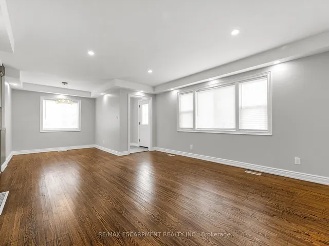 Additional property image - 54 Duncombe Dr
