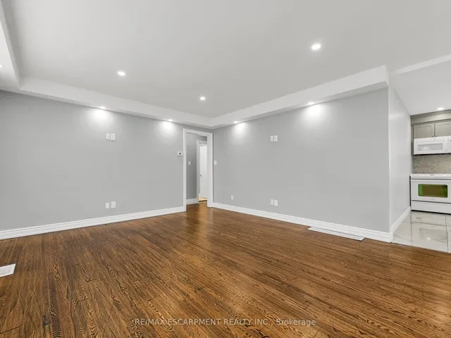 Additional property image - 54 Duncombe Dr