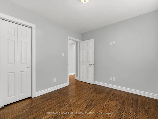 Additional property image - 54 Duncombe Dr
