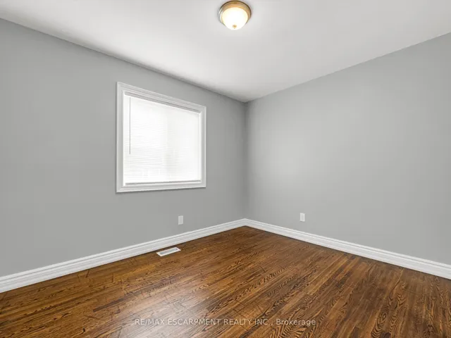Additional property image - 54 Duncombe Dr