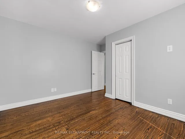 Additional property image - 54 Duncombe Dr