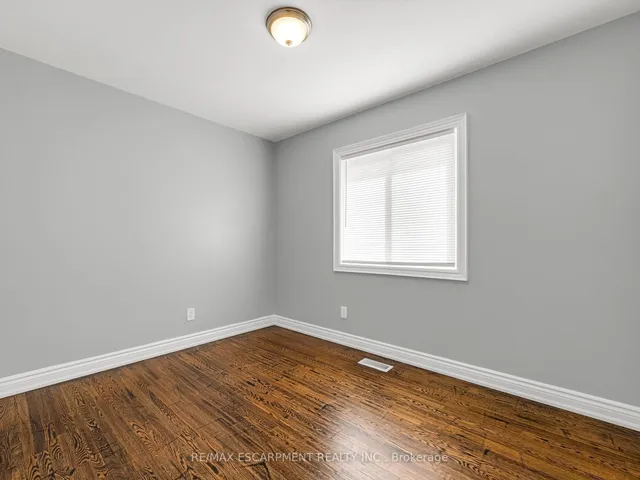 Additional property image - 54 Duncombe Dr
