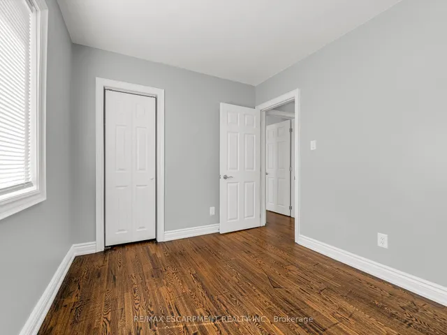 Additional property image - 54 Duncombe Dr
