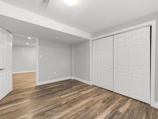 Additional property image - 54 Duncombe Dr