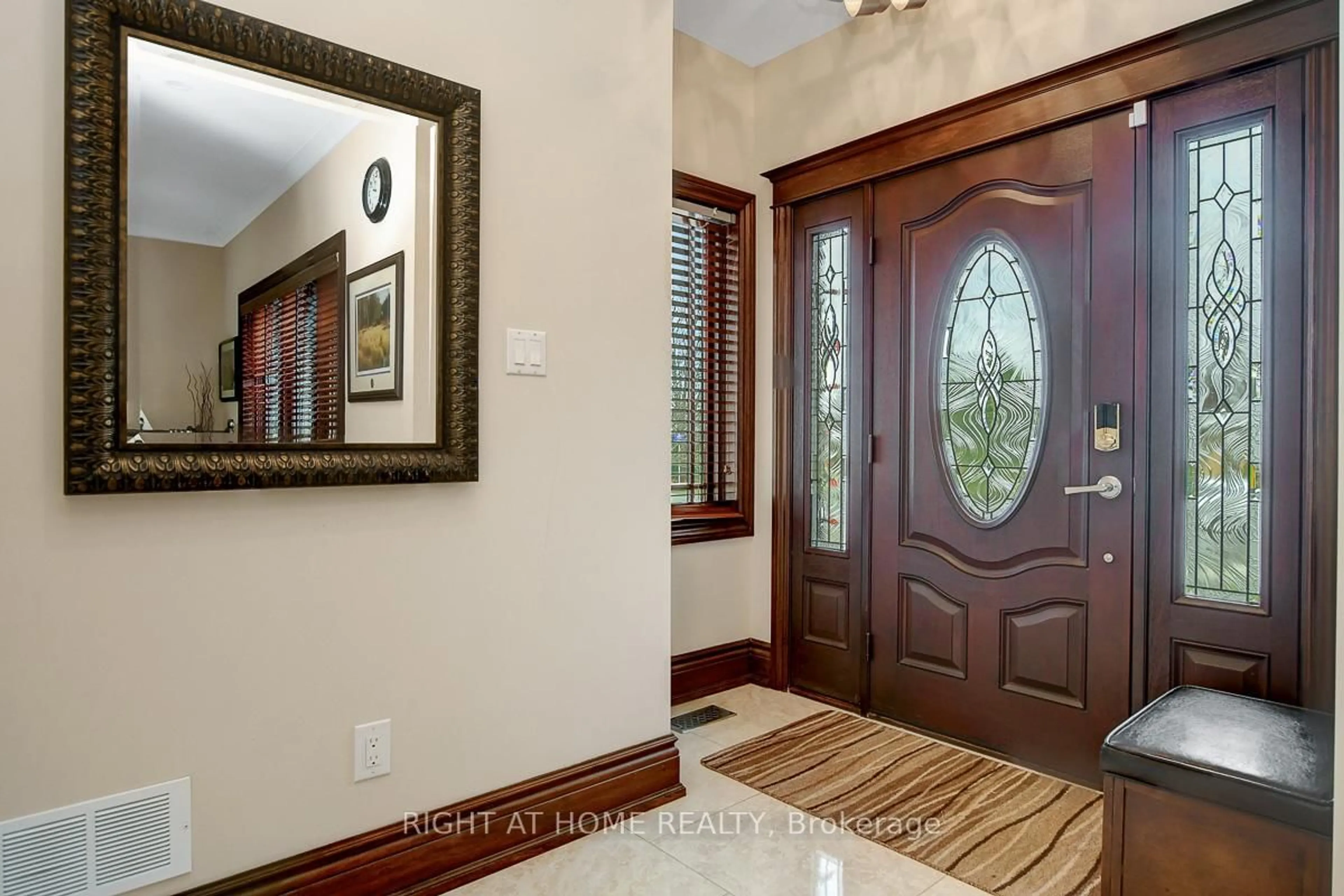 Indoor entryway for 1271 Field St, Ottawa Ontario K2C 2P9