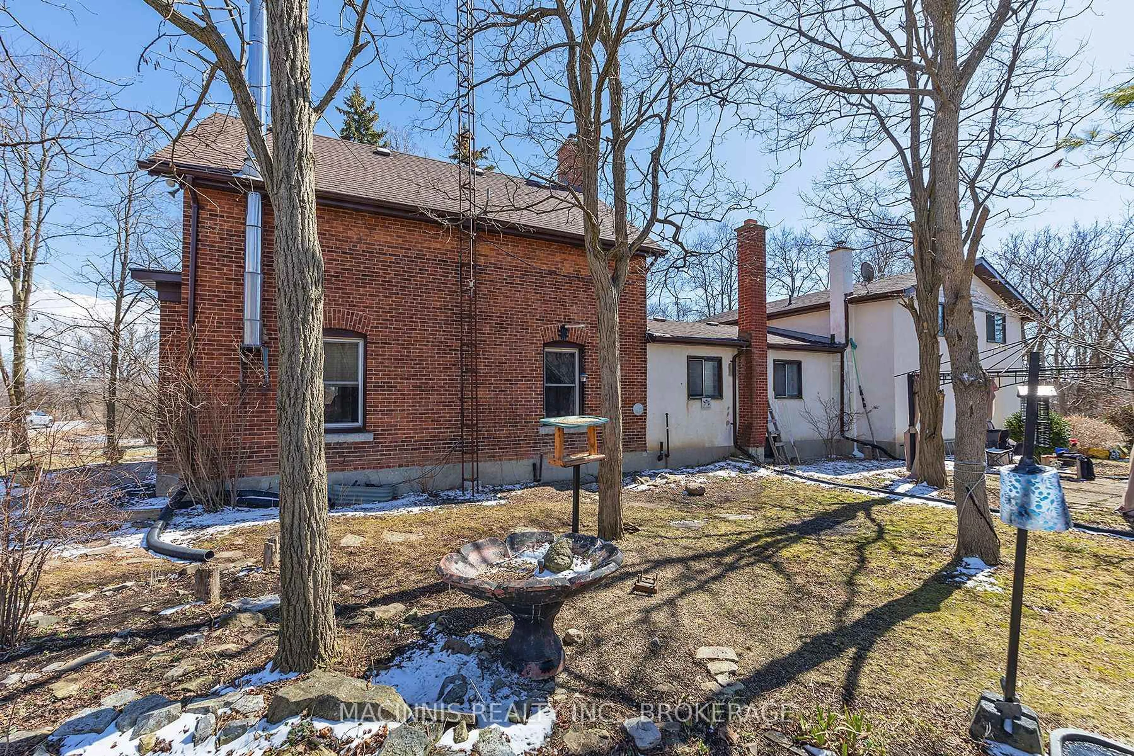 Home with brick exterior material, unknown for 1037 Middle Rd, Kingston Ontario K7L 4V3
