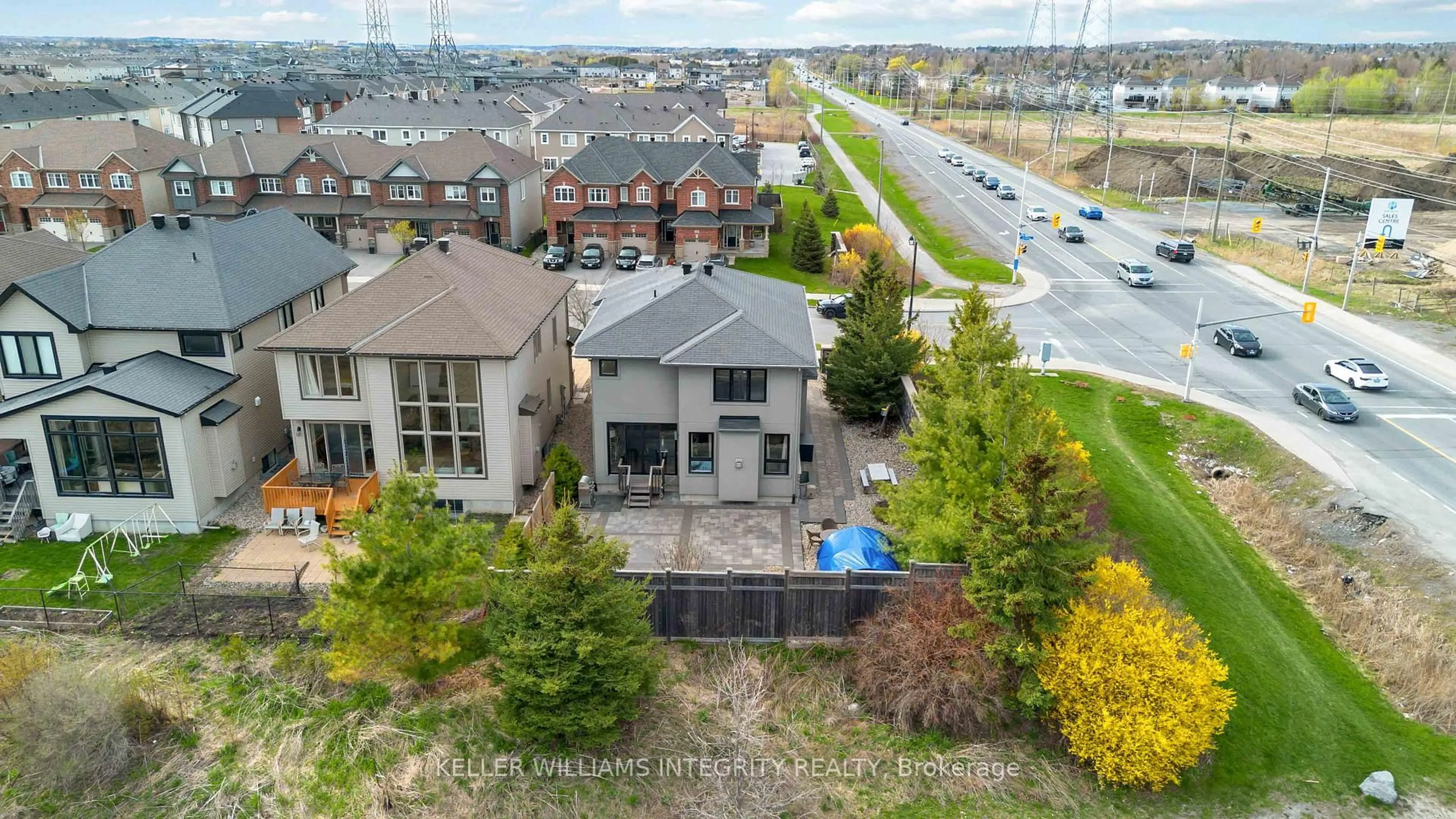 A pic from outside/outdoor area/front of a property/back of a property/a pic from drone, city buildings view from balcony for 100 Westphalian Ave, Ottawa Ontario K2V 0A3