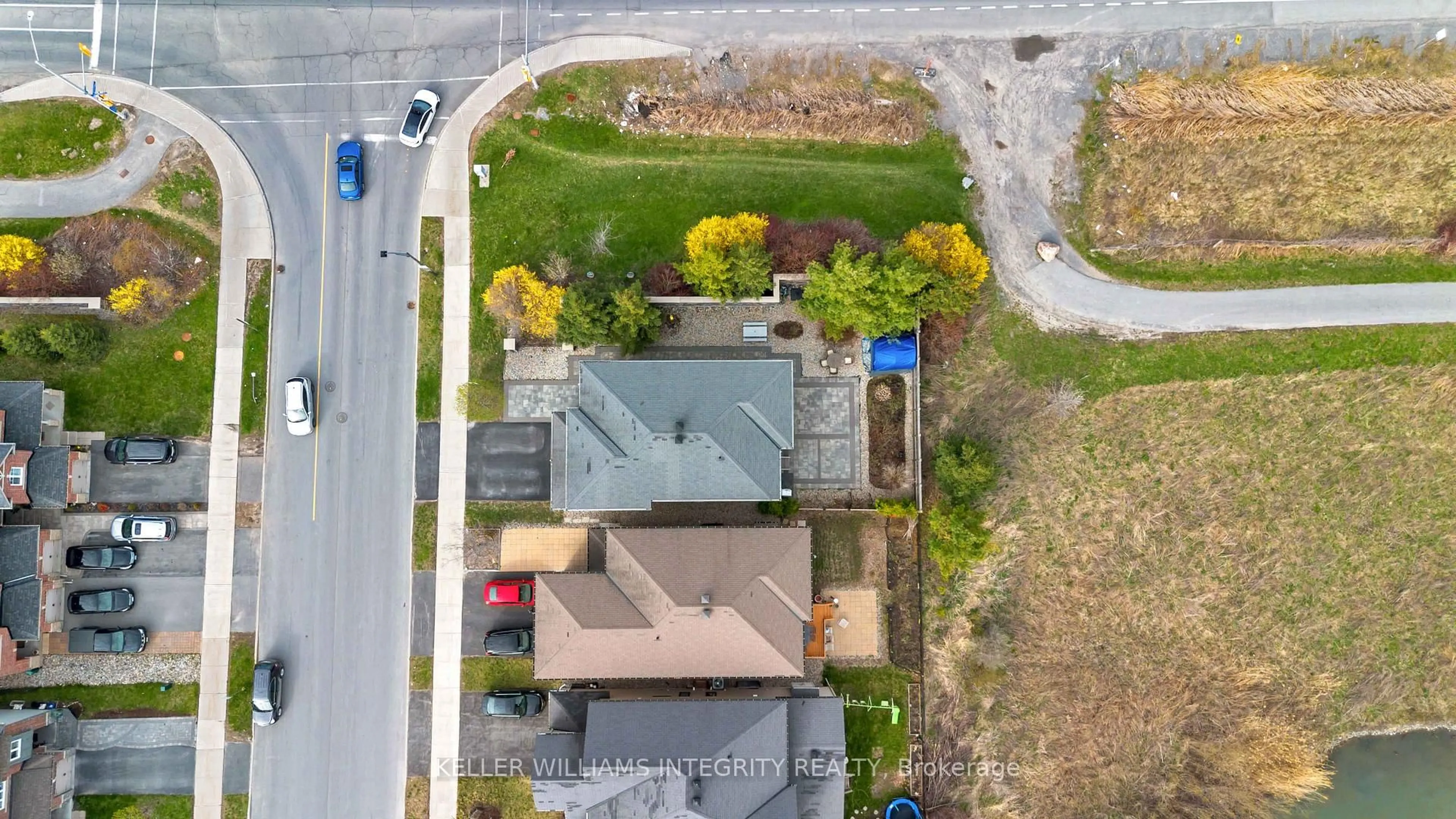 A pic from outside/outdoor area/front of a property/back of a property/a pic from drone, street for 100 Westphalian Ave, Ottawa Ontario K2V 0A3