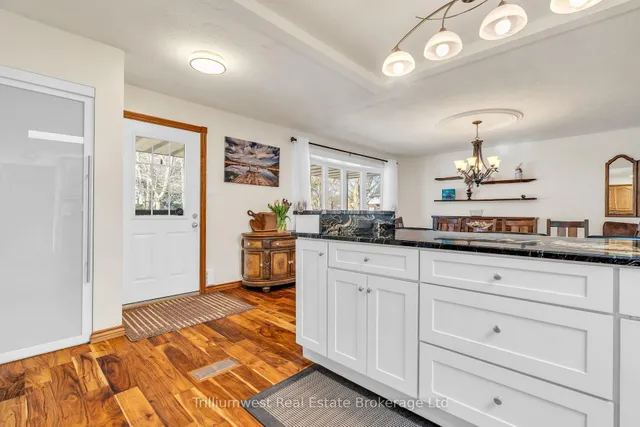 Additional property image - 121 Martinglen Cres
