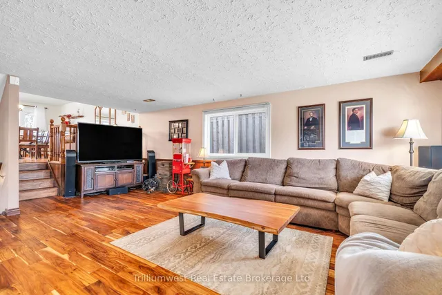 Additional property image - 121 Martinglen Cres