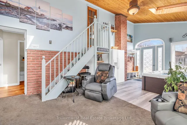 Additional property image - 121 Martinglen Cres