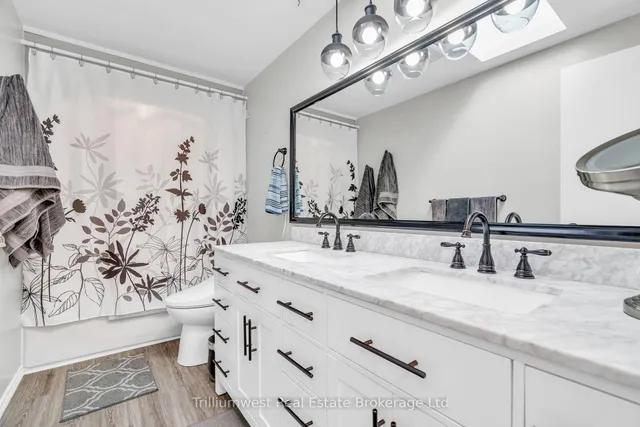 Additional property image - 121 Martinglen Cres