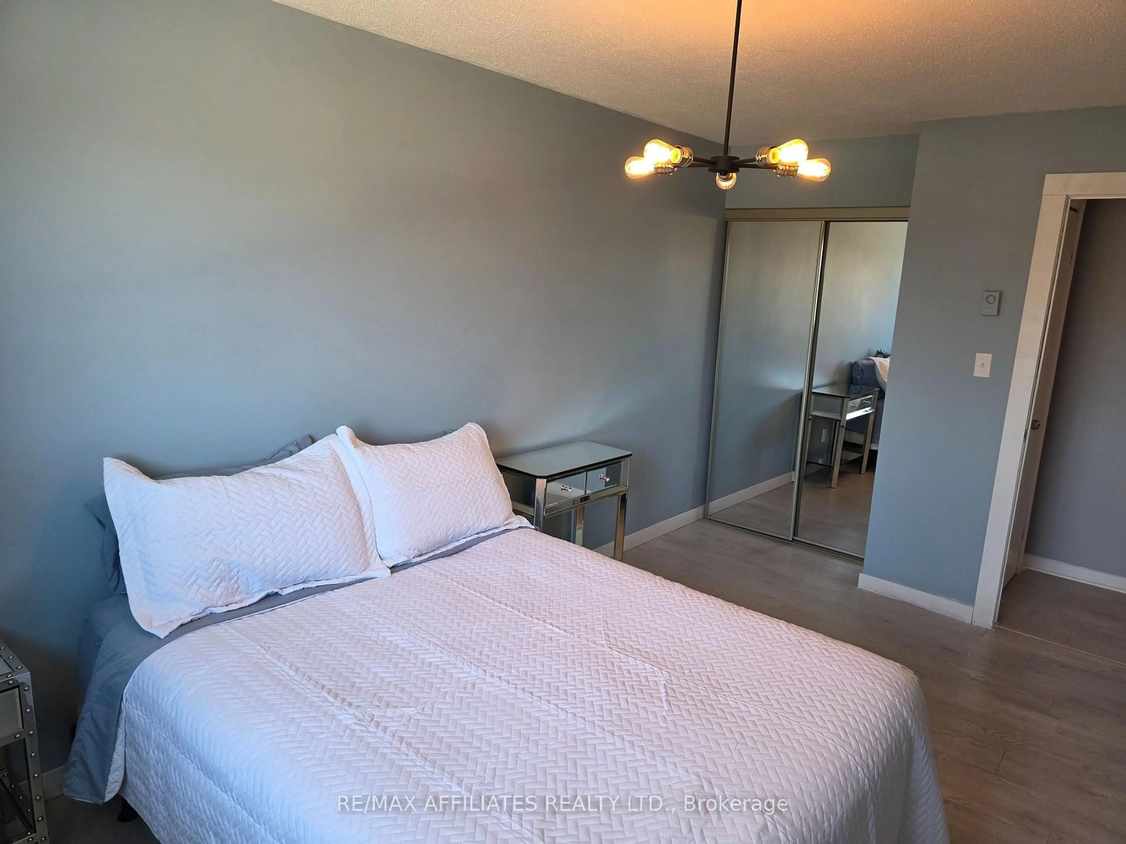 A pic of a room for 26 Pearl St #301, Smiths Falls Ontario K7A 5B5