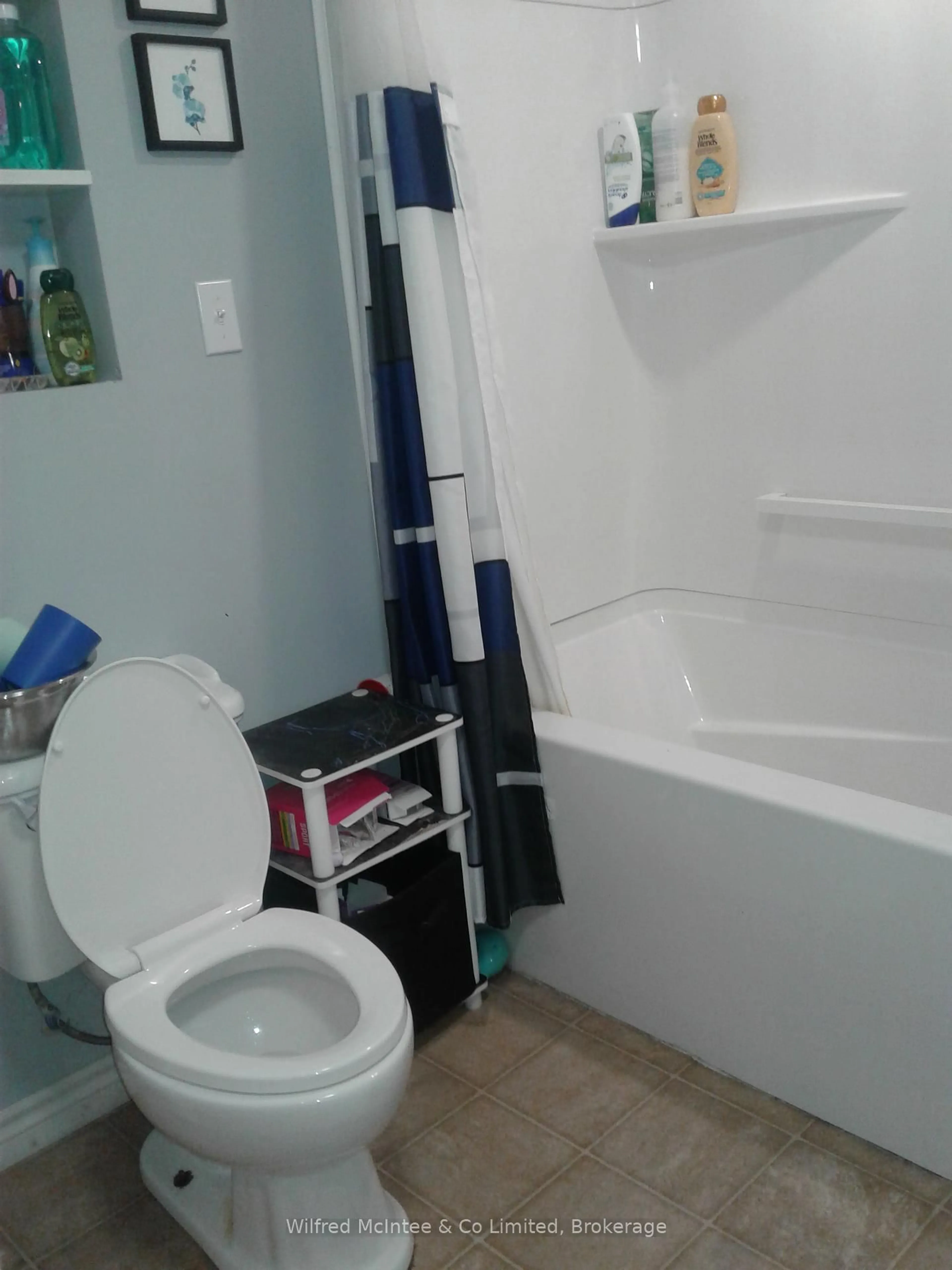A pic of a room for 210 Countess St, West Grey Ontario N0G 1R0