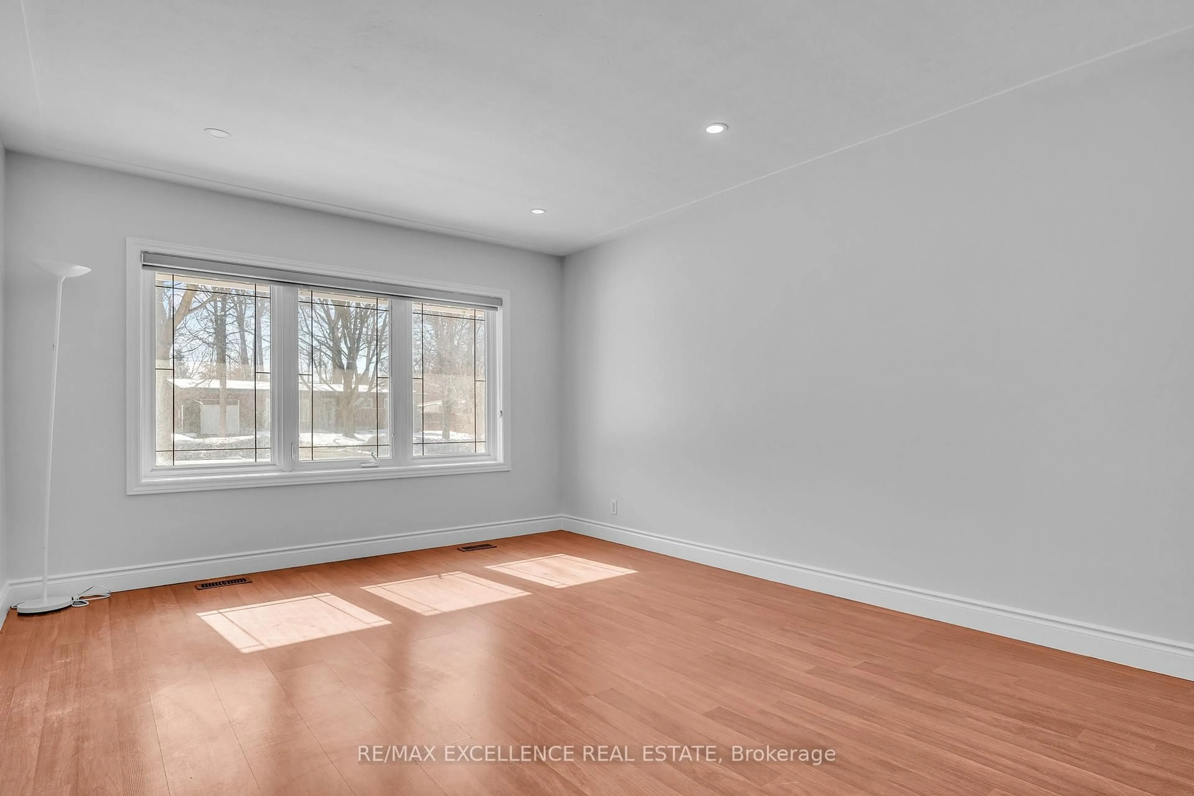 A pic of a room for 234 Erb St, Waterloo Ontario N2J 1M8