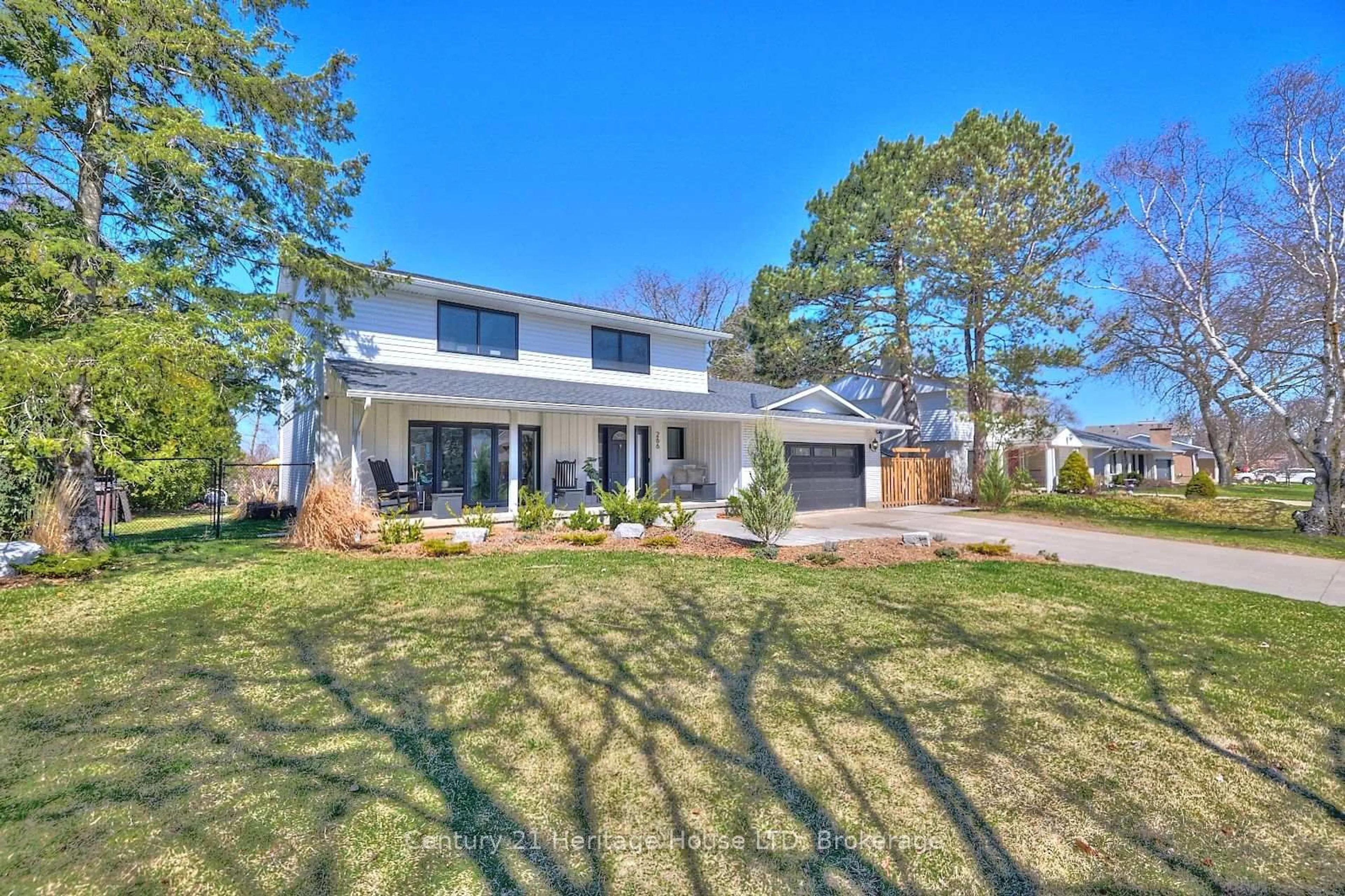 Home with brick exterior material, street for 266 Riverview Blvd, St. Catharines Ontario L2T 3N4