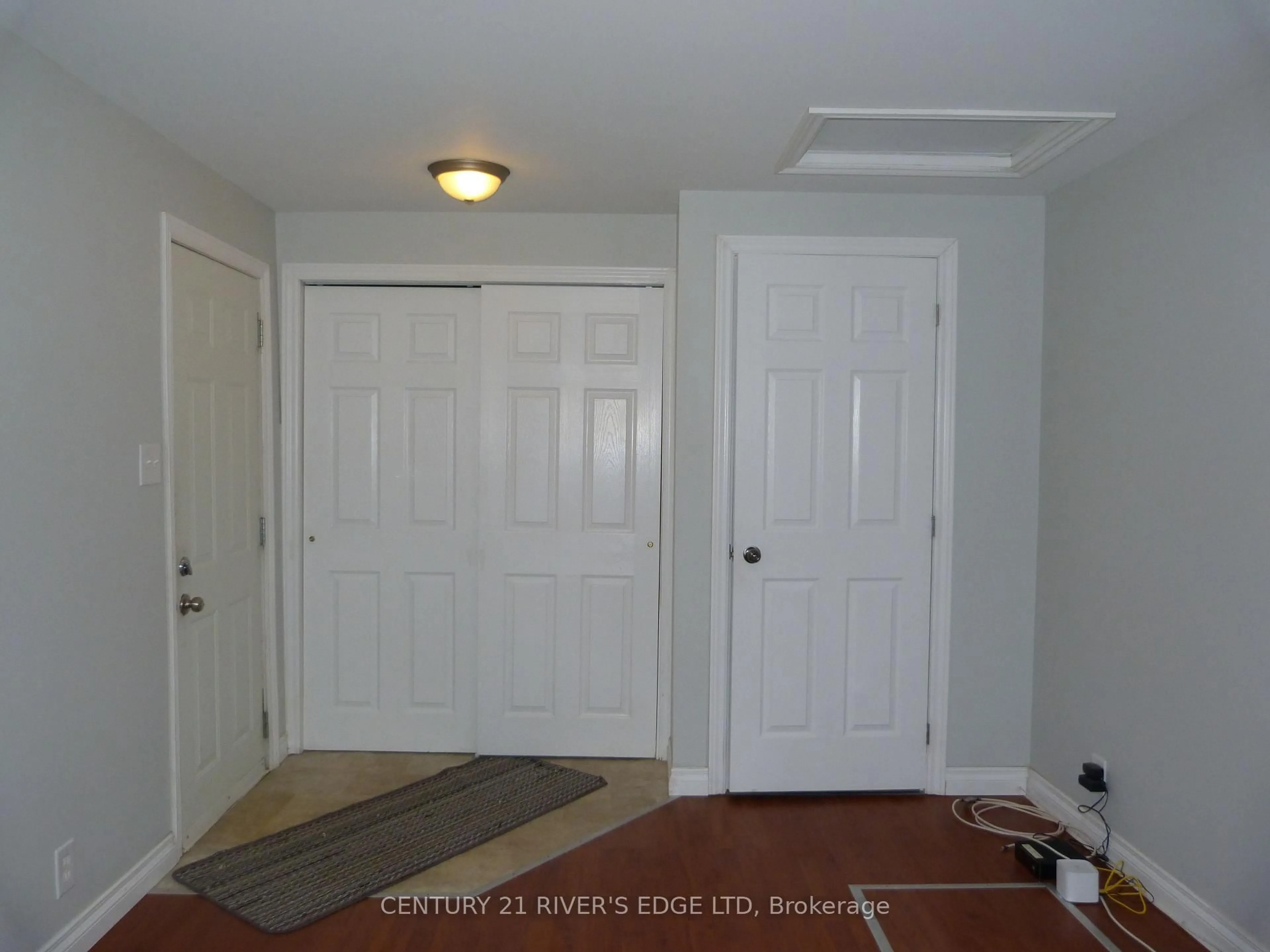 Indoor entryway for 501 Church St, North Dundas Ontario K0C 2K0