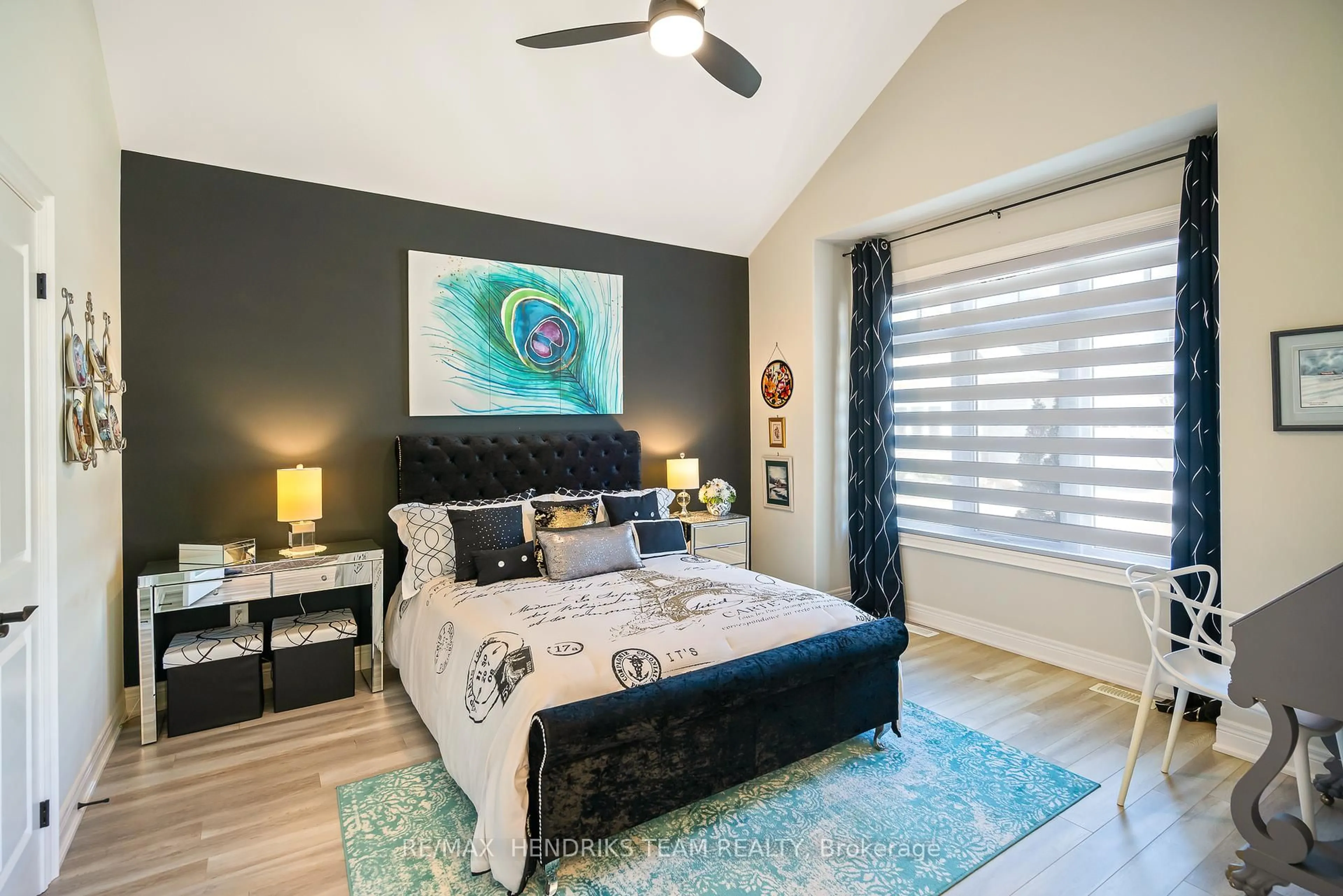 Bedroom with bed, unknown for 10 Sassafras Row, Fort Erie Ontario L0S 1N0
