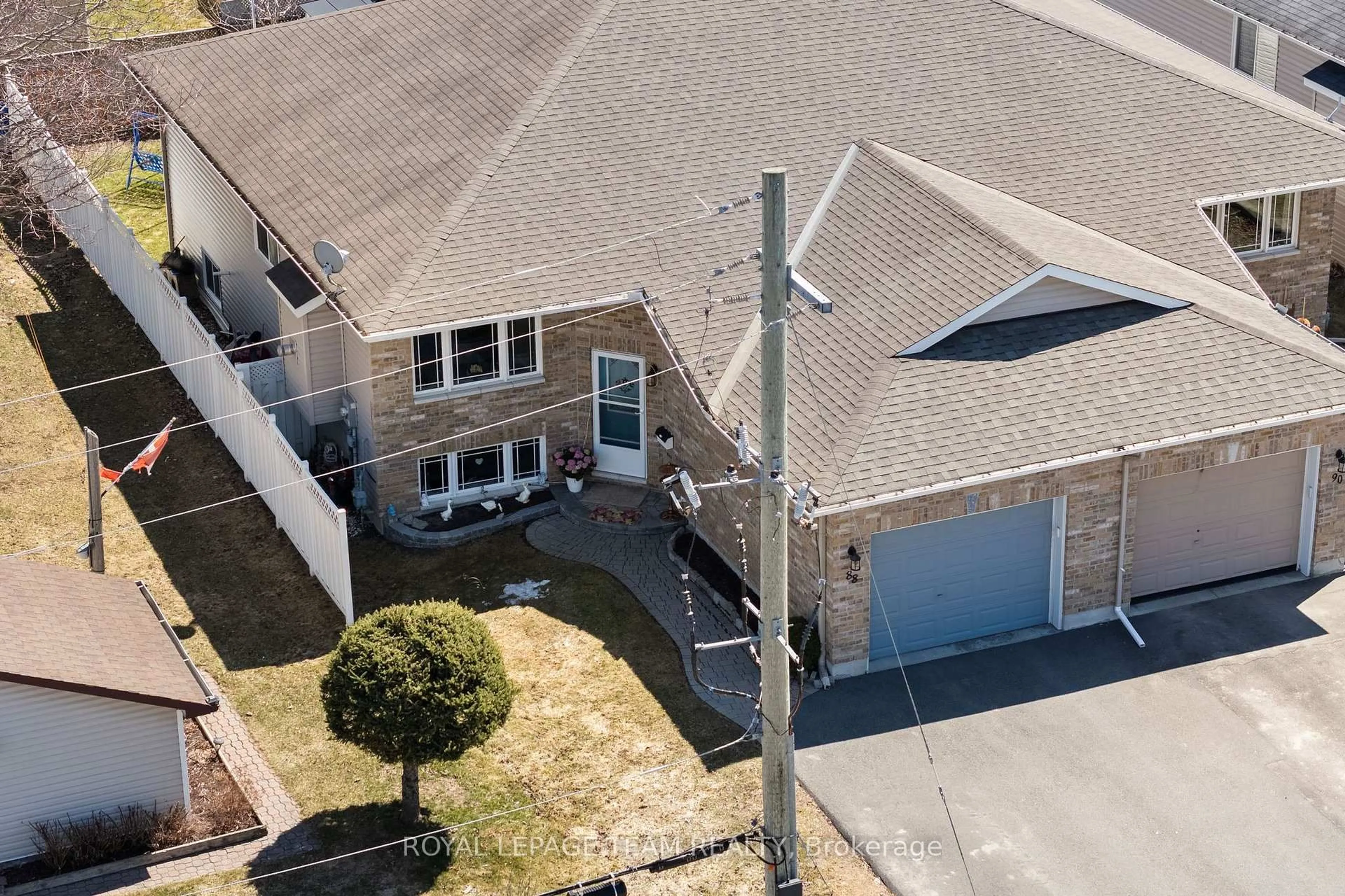 A pic from outside/outdoor area/front of a property/back of a property/a pic from drone, street for 88 Thomas St, Arnprior Ontario K7S 3R2