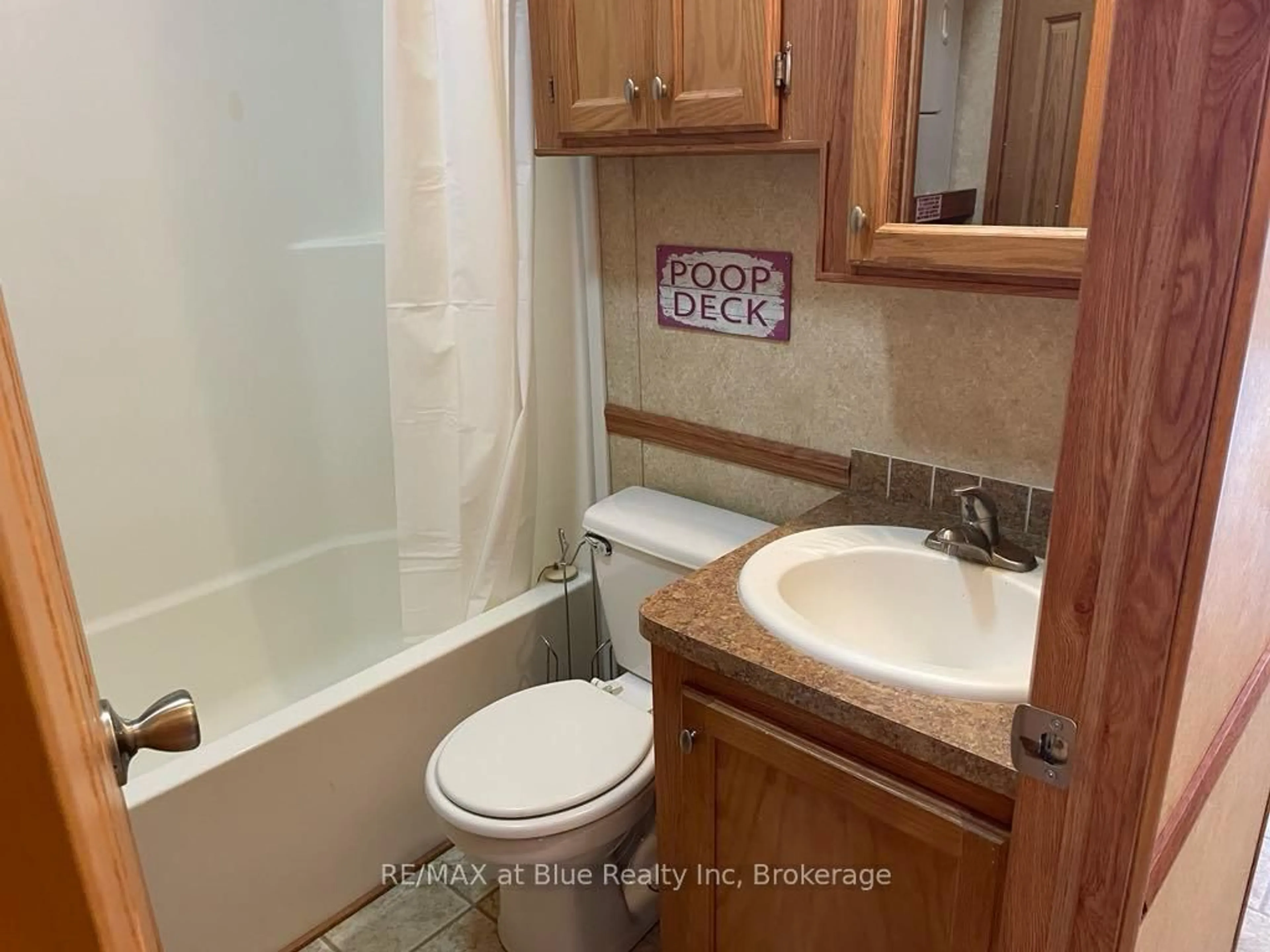 Standard bathroom, ceramic/tile floor for 7489 SIDEROAD 5 N/A #T106, Wellington North Ontario N0G 2L0