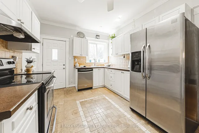 Additional property image - 460 Maple Ave