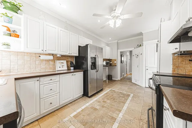 Additional property image - 460 Maple Ave