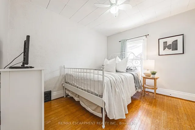 Additional property image - 460 Maple Ave