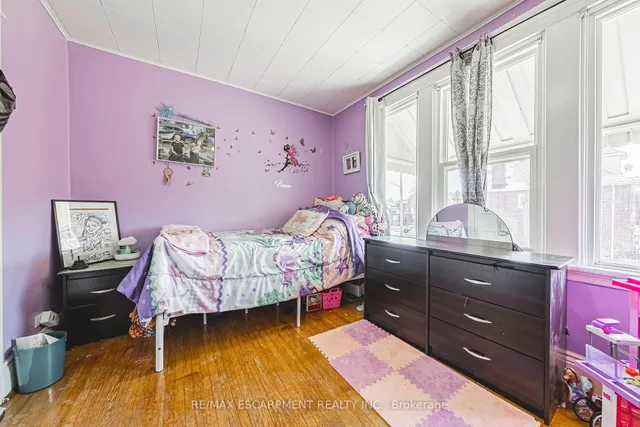 Additional property image - 460 Maple Ave