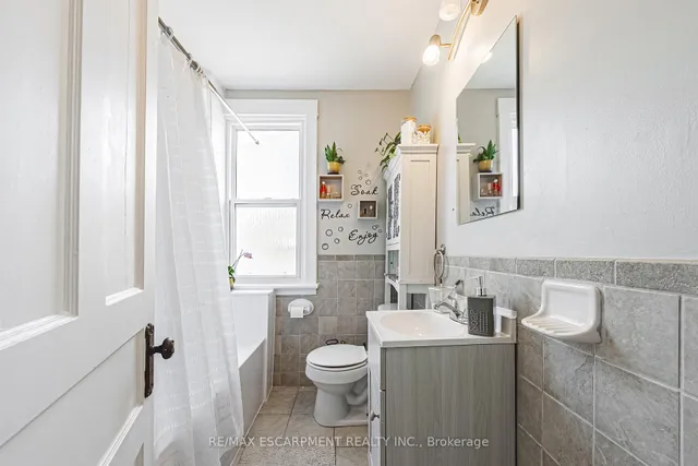 Additional property image - 460 Maple Ave