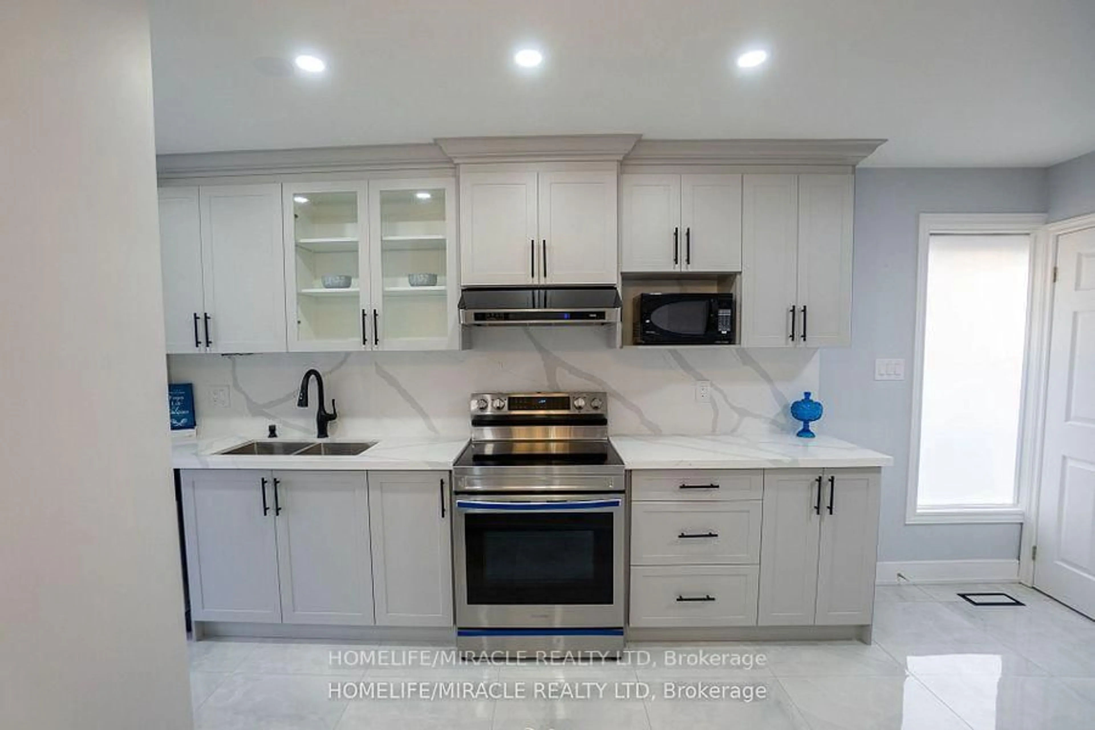 Unknown for 41 Grande Ave, Hamilton Ontario L8G 2C9