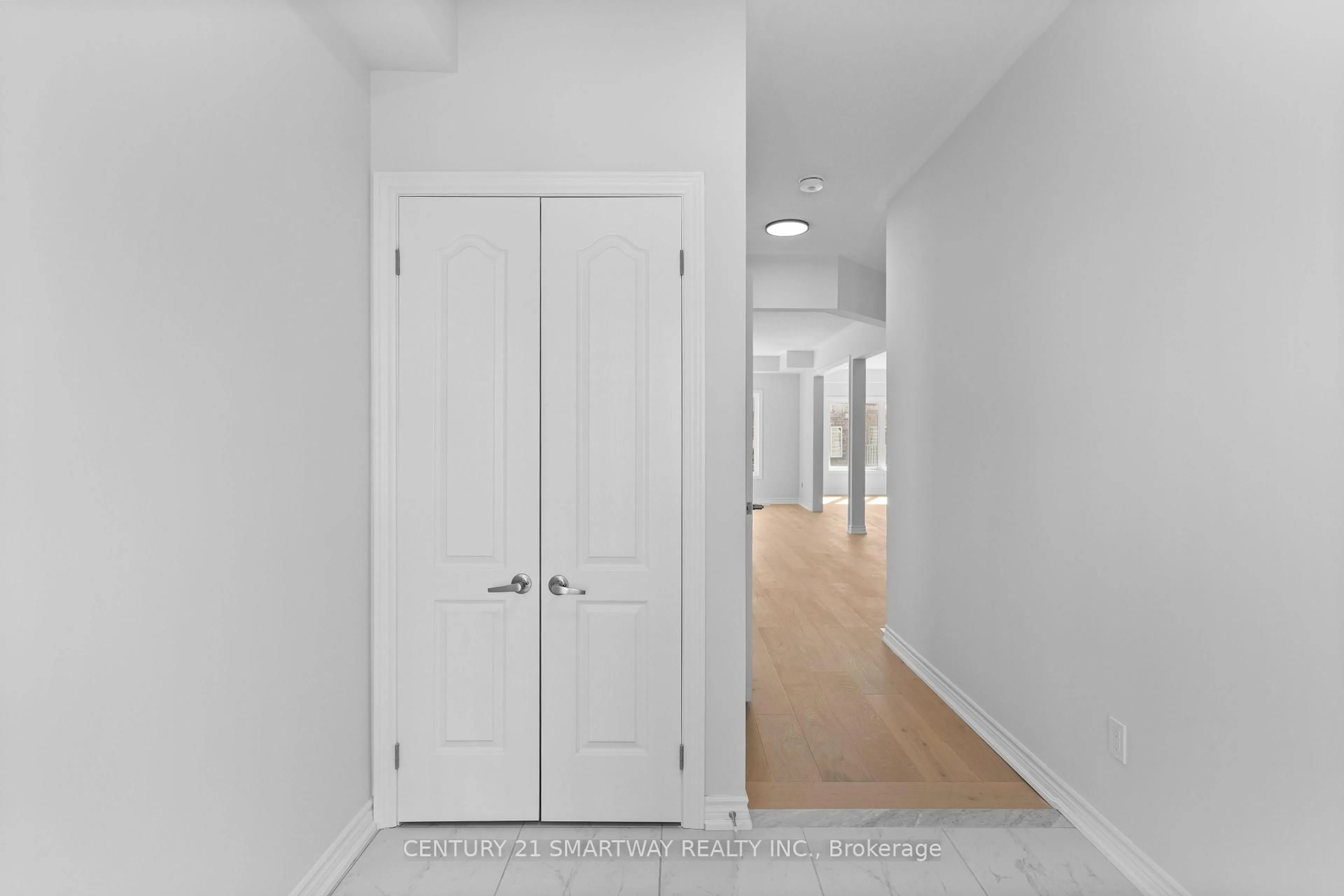 Indoor entryway for 46 Huntsworth Ave, Thorold Ontario L2V 5G7