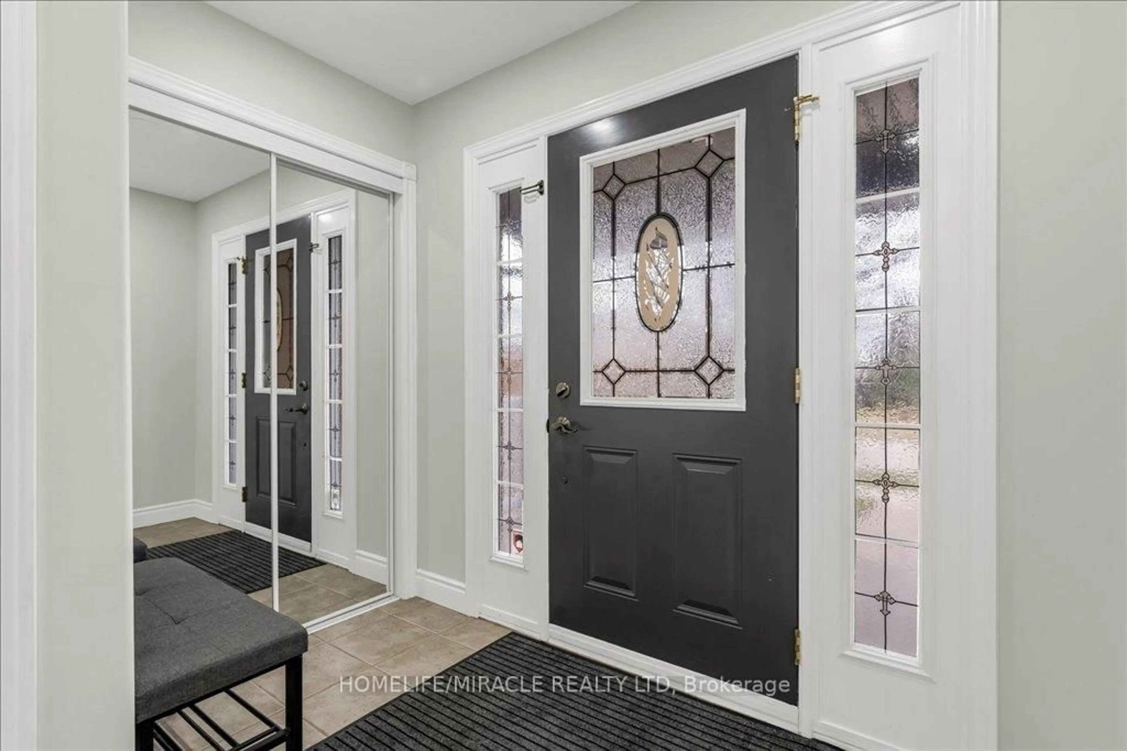 Indoor entryway for 14 Snow Goose Cres, Woolwich Ontario N3B 3M4