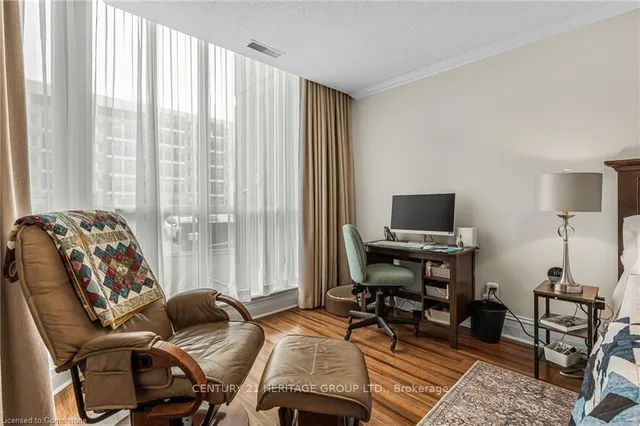 Additional property image - 67 Caroline St Unit 102