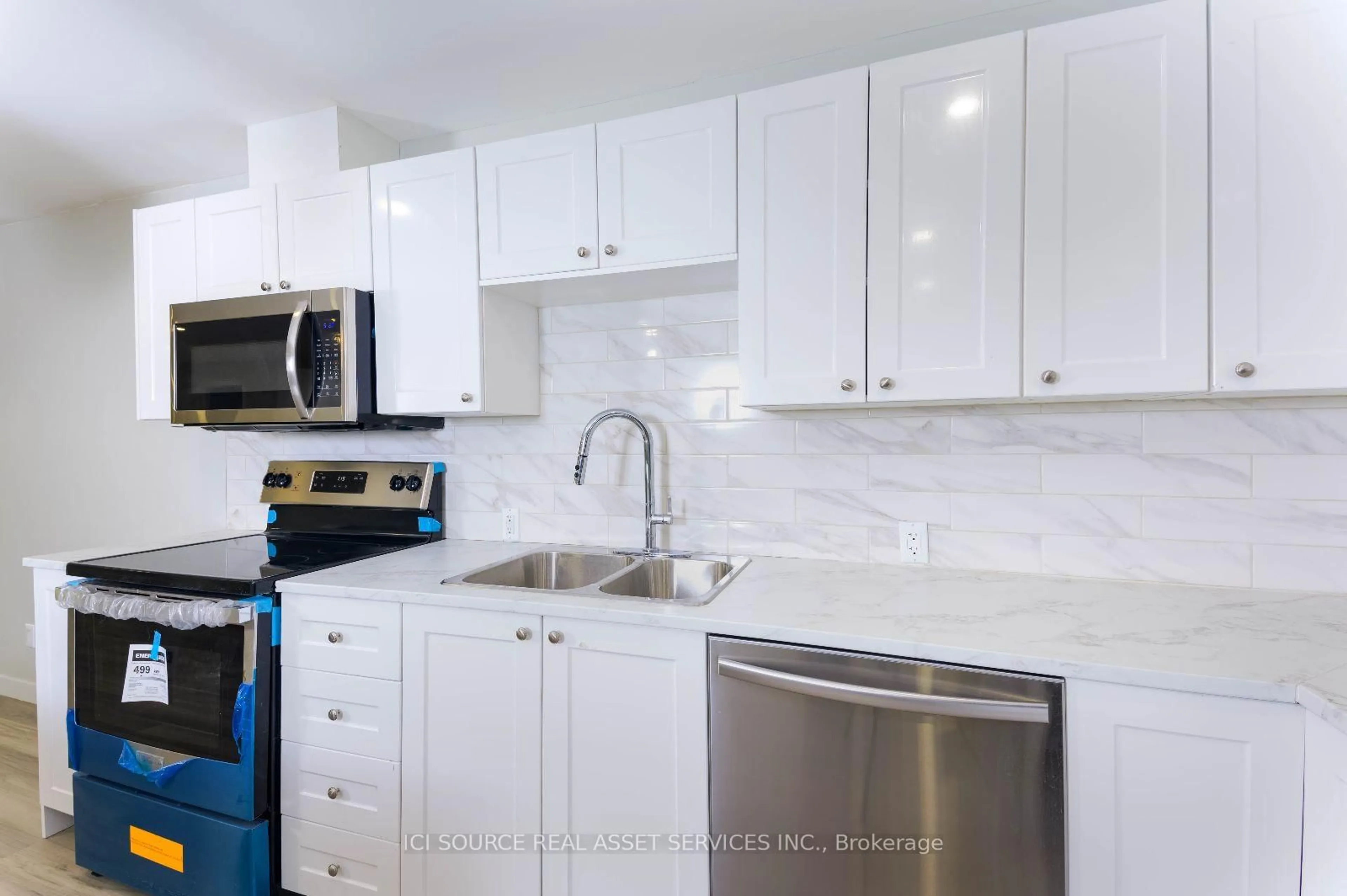 Standard kitchen, ceramic/tile floor for 64 Horizon St, The Nation Ontario K0A 3C0