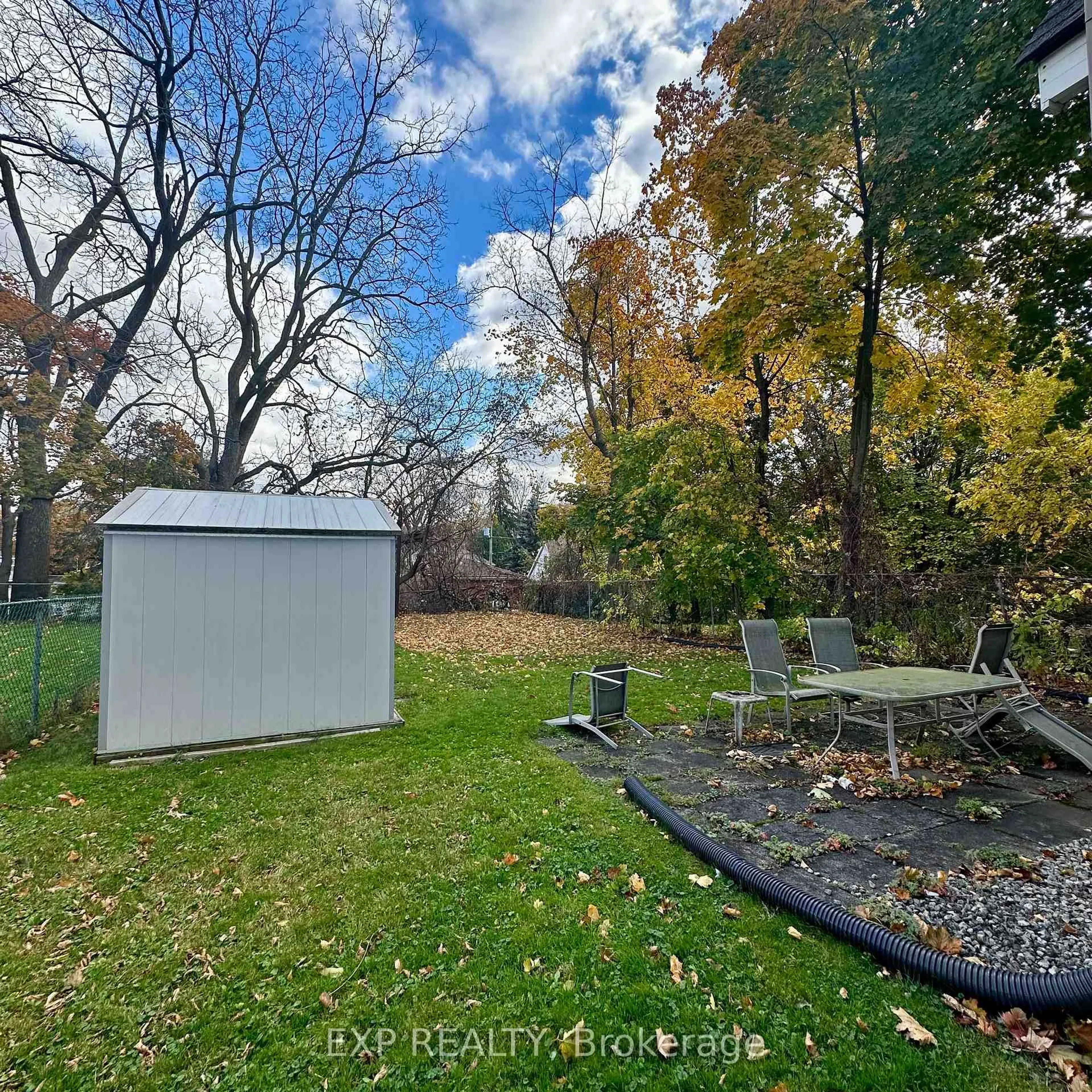 Unknown for 215 Emerson St, Hamilton Ontario L8S 2Y3
