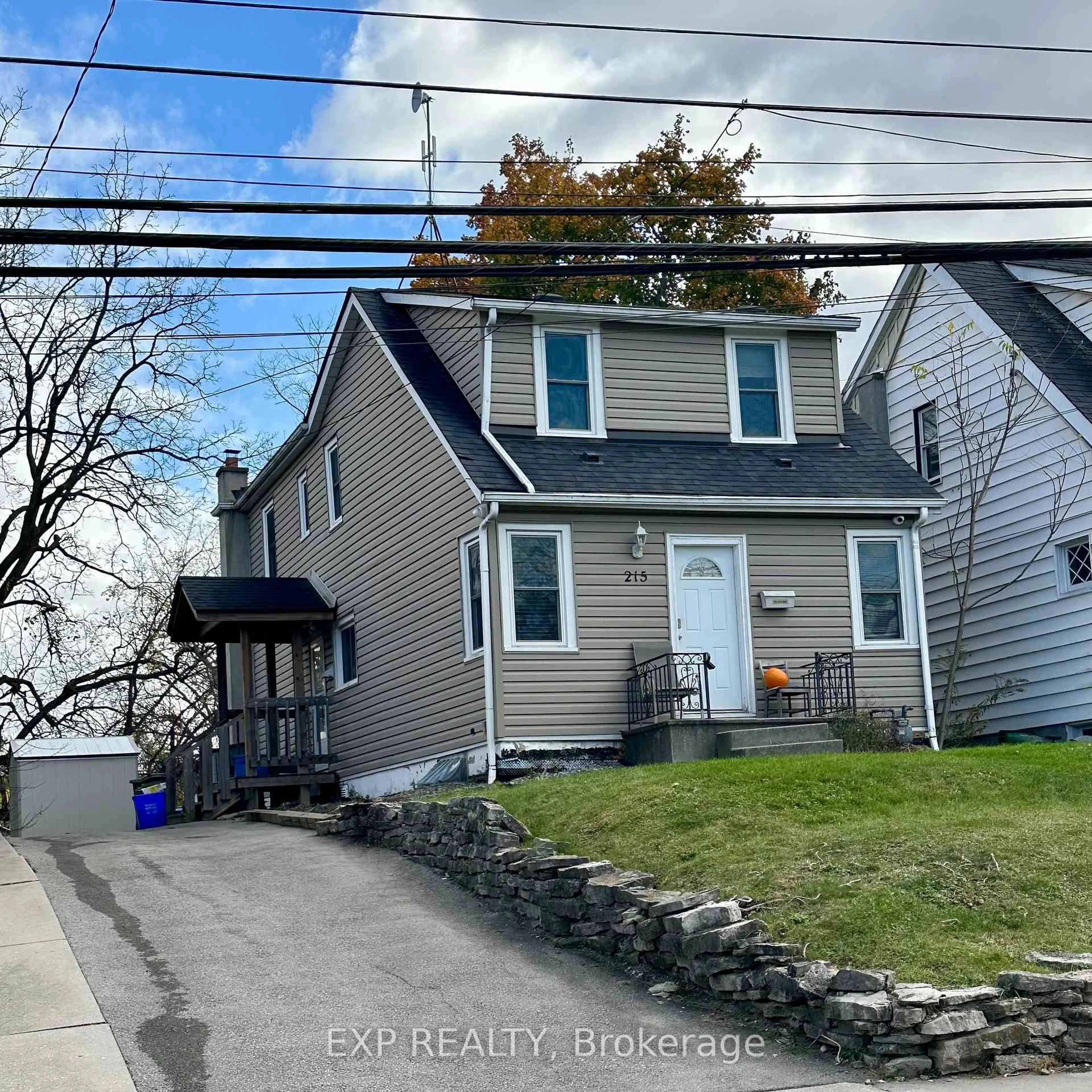 Unknown for 215 Emerson St, Hamilton Ontario L8S 2Y3