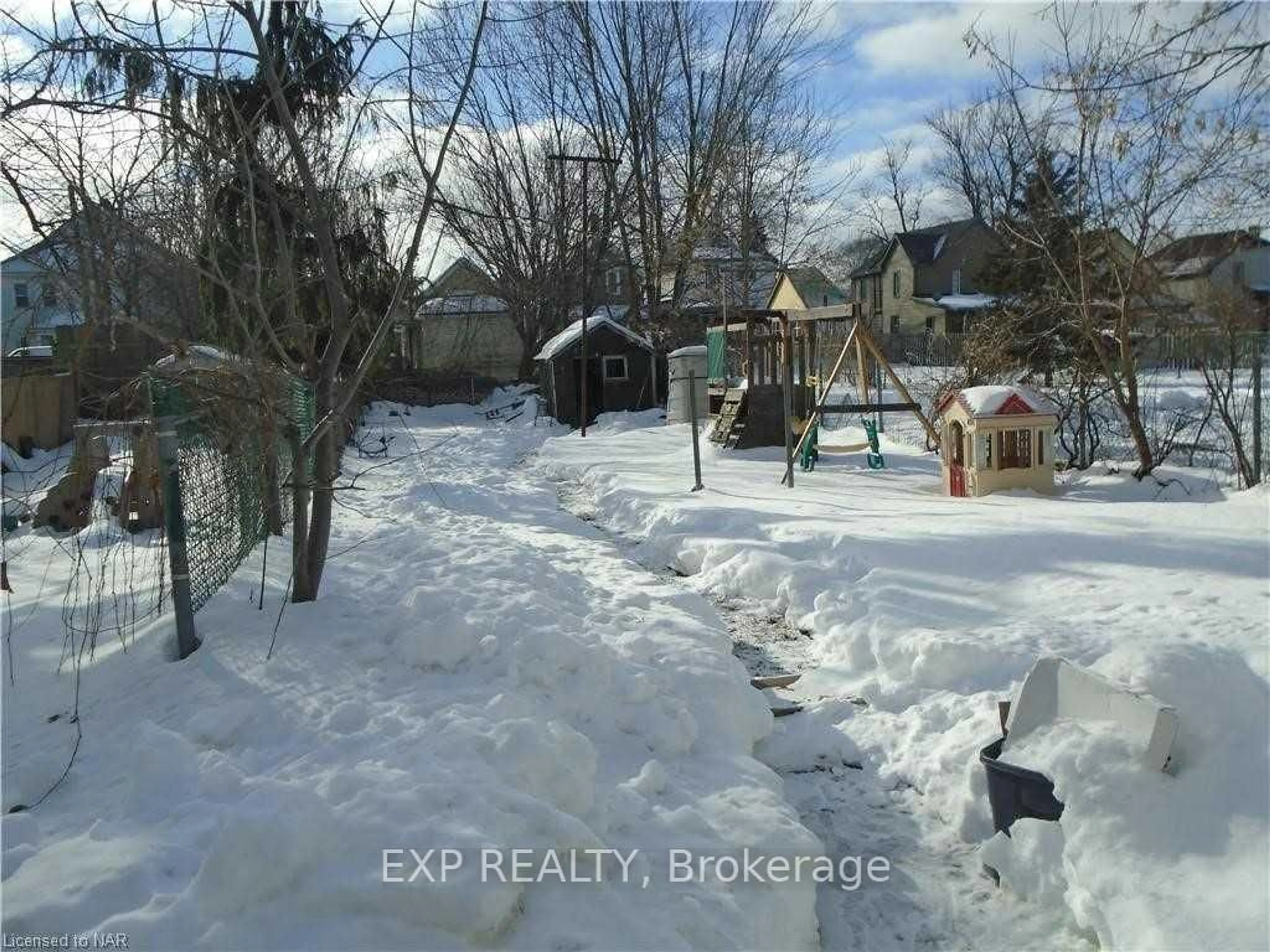 Unknown for 21 Fifth St, Welland Ontario L3B 4Z4