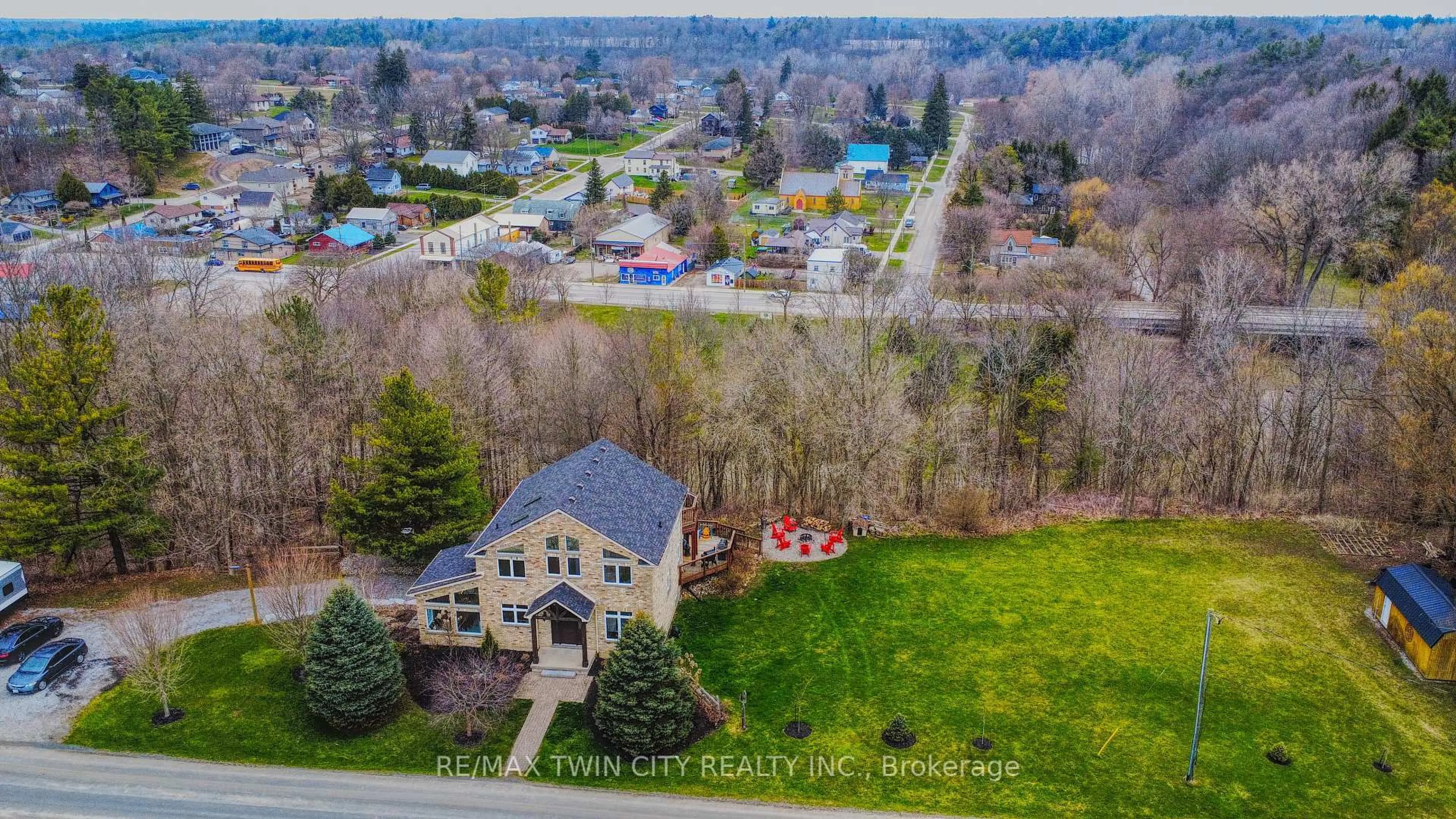 A pic from outside/outdoor area/front of a property/back of a property/a pic from drone, unknown for 31 Chapel St, Bayham Ontario N0J 1Z0