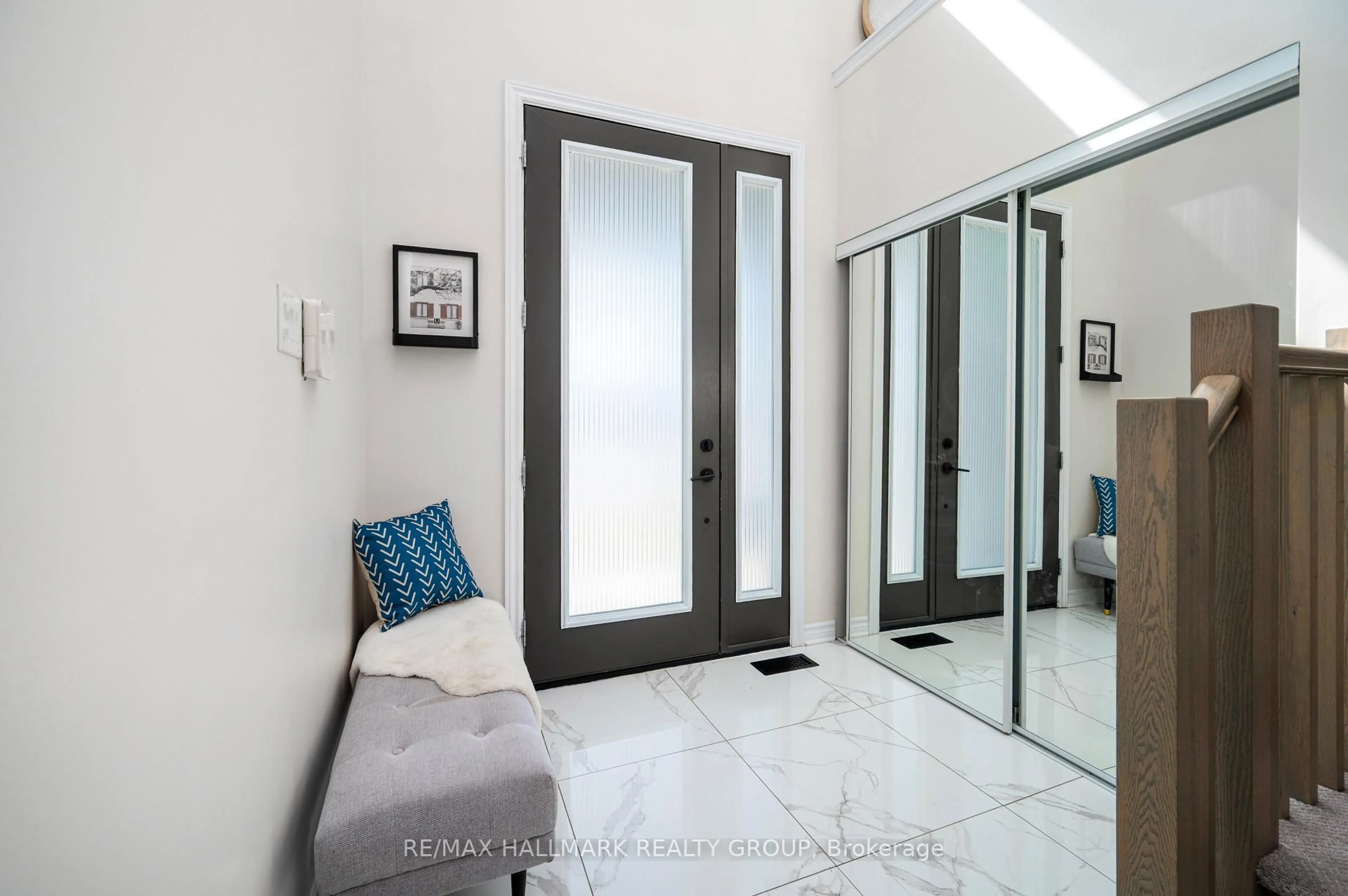 Indoor entryway for 59 Defence St, Ottawa Ontario K2V 0N3