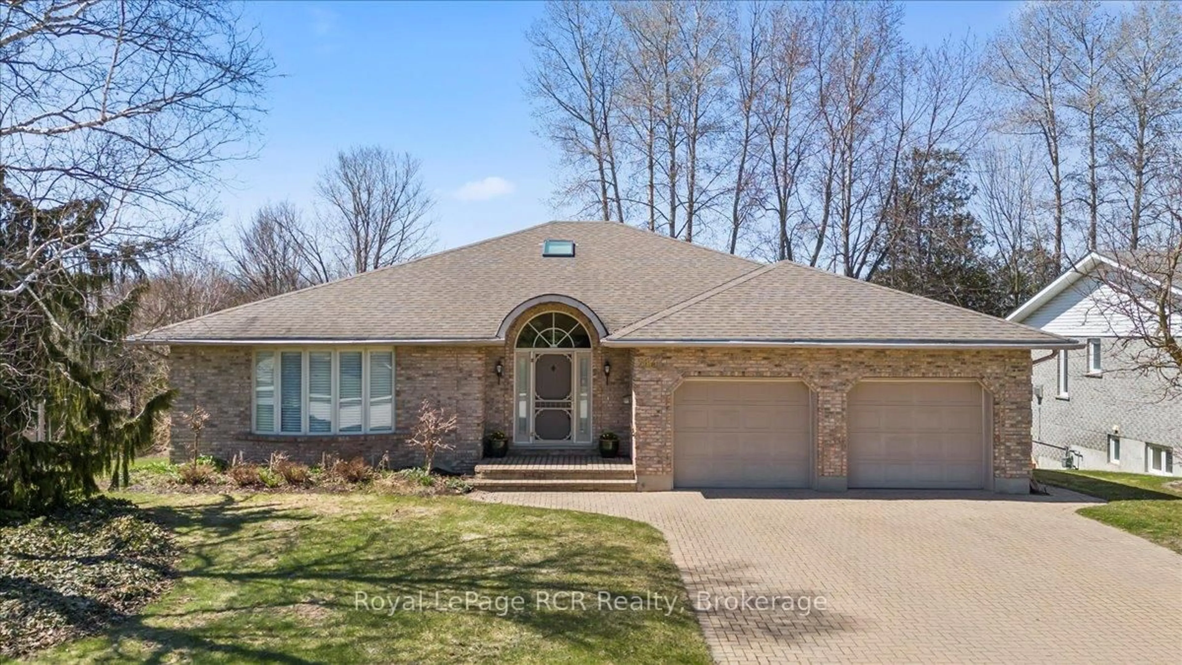 Home with brick exterior material, street for 284 2nd Ave, Hanover Ontario N4N 3S1