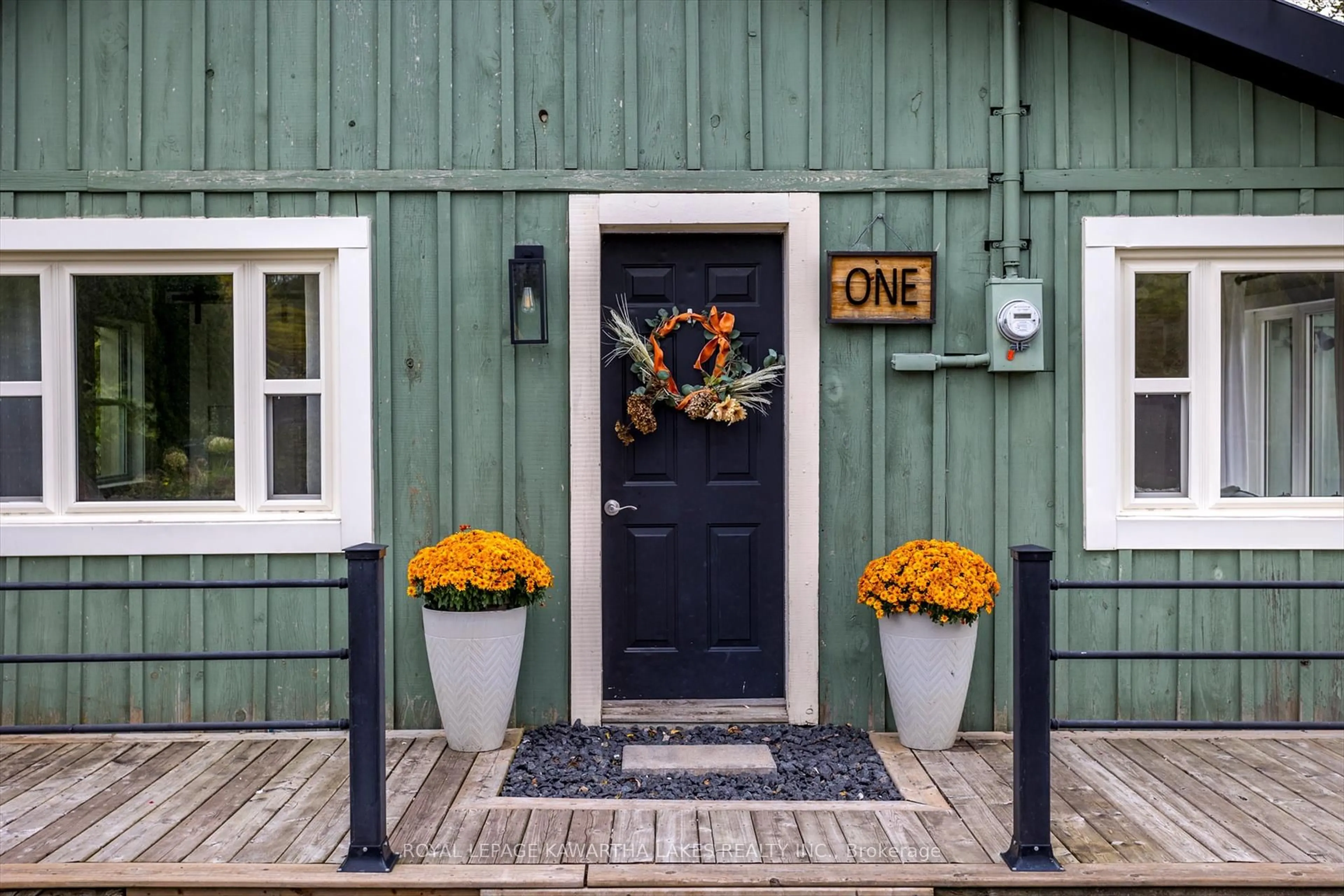 Indoor entryway for 1 Water St, Kawartha Lakes Ontario K9V 2C7