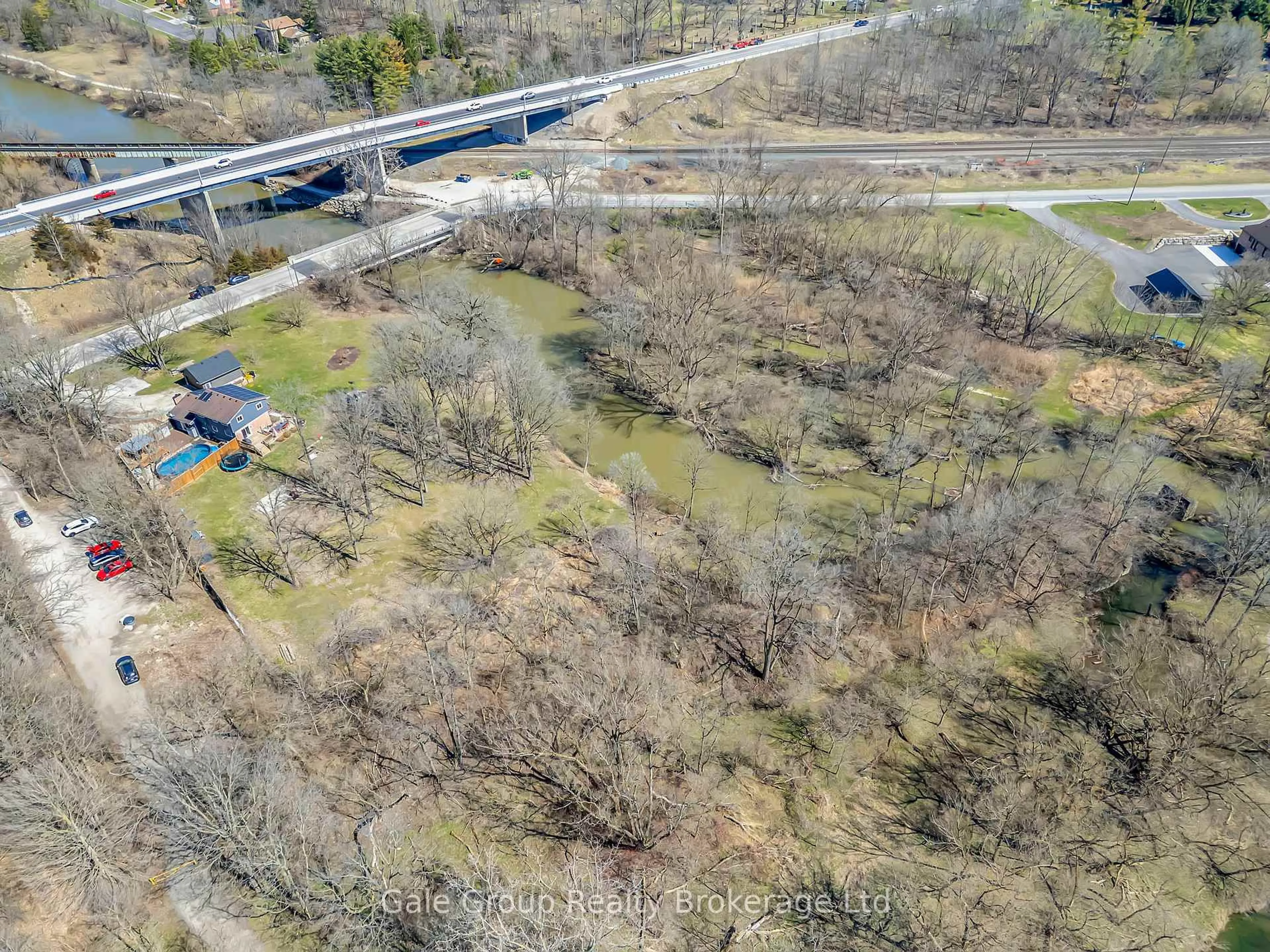 A pic from outside/outdoor area/front of a property/back of a property/a pic from drone, forest/trees view for 391 Tecumseh St, Woodstock Ontario N4S 7W1