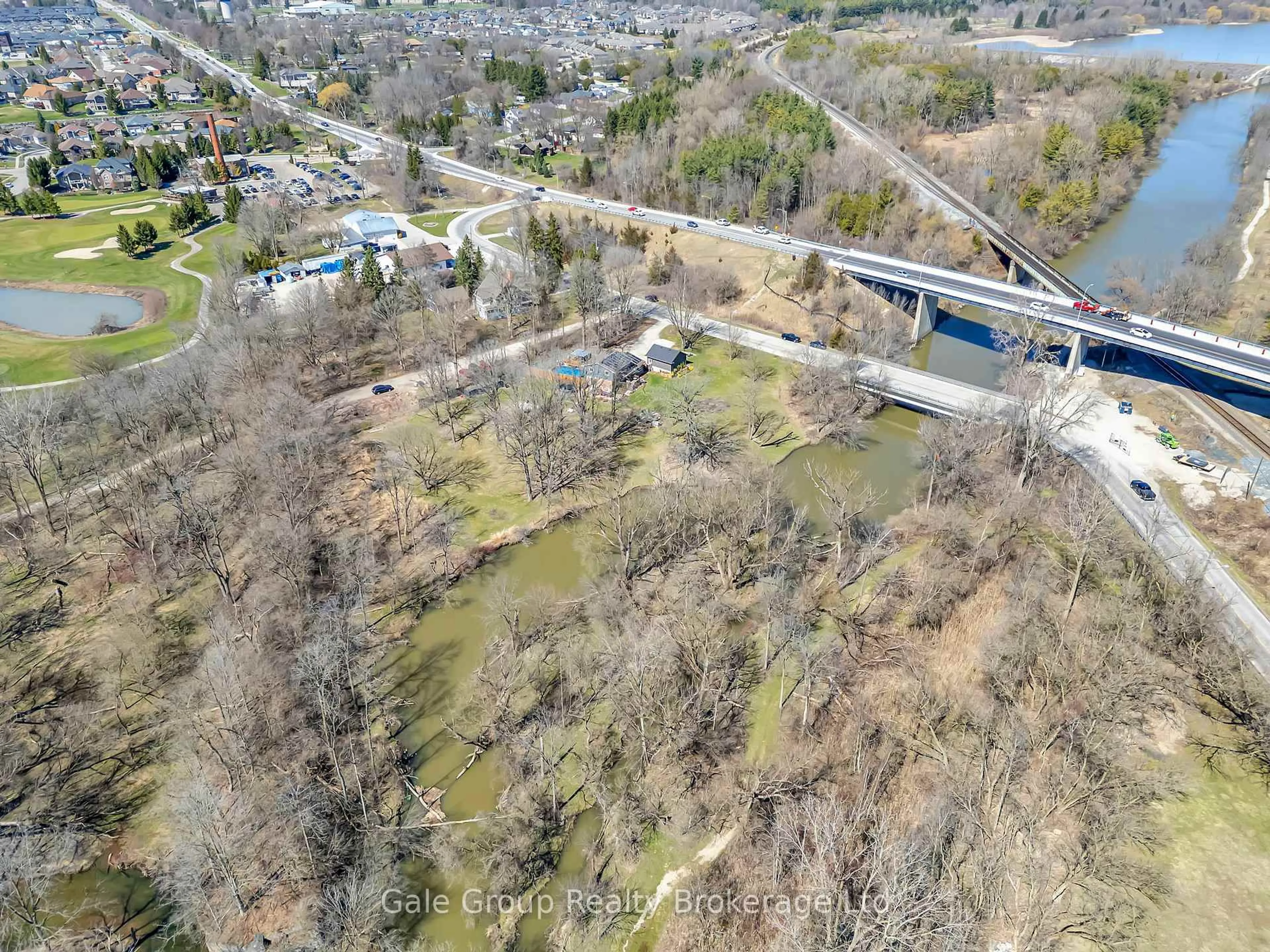 A pic from outside/outdoor area/front of a property/back of a property/a pic from drone, unknown for 391 Tecumseh St, Woodstock Ontario N4S 7W1
