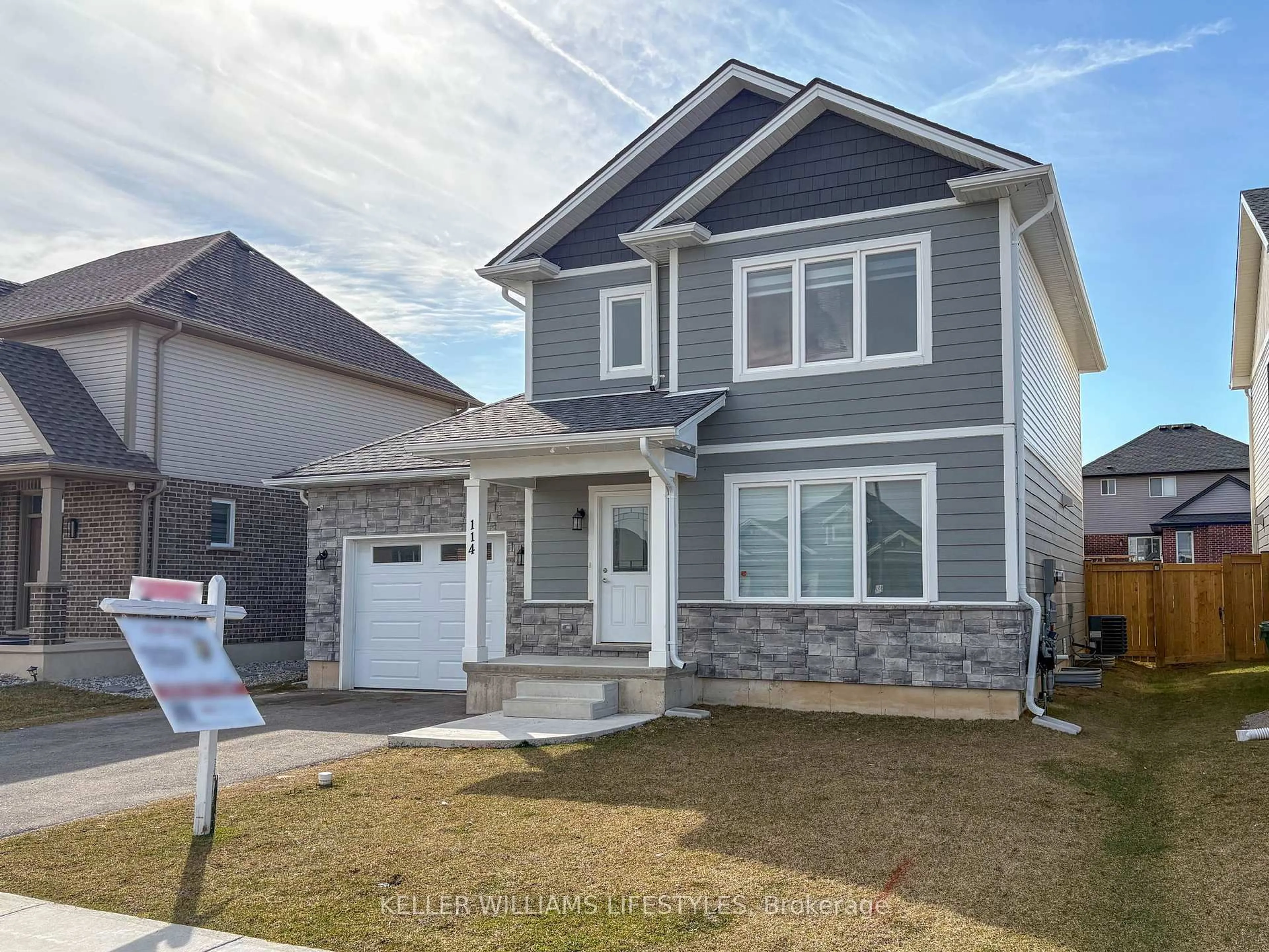 Home with vinyl exterior material, street for 114 Renaissance Dr, St. Thomas Ontario N5R 0K1