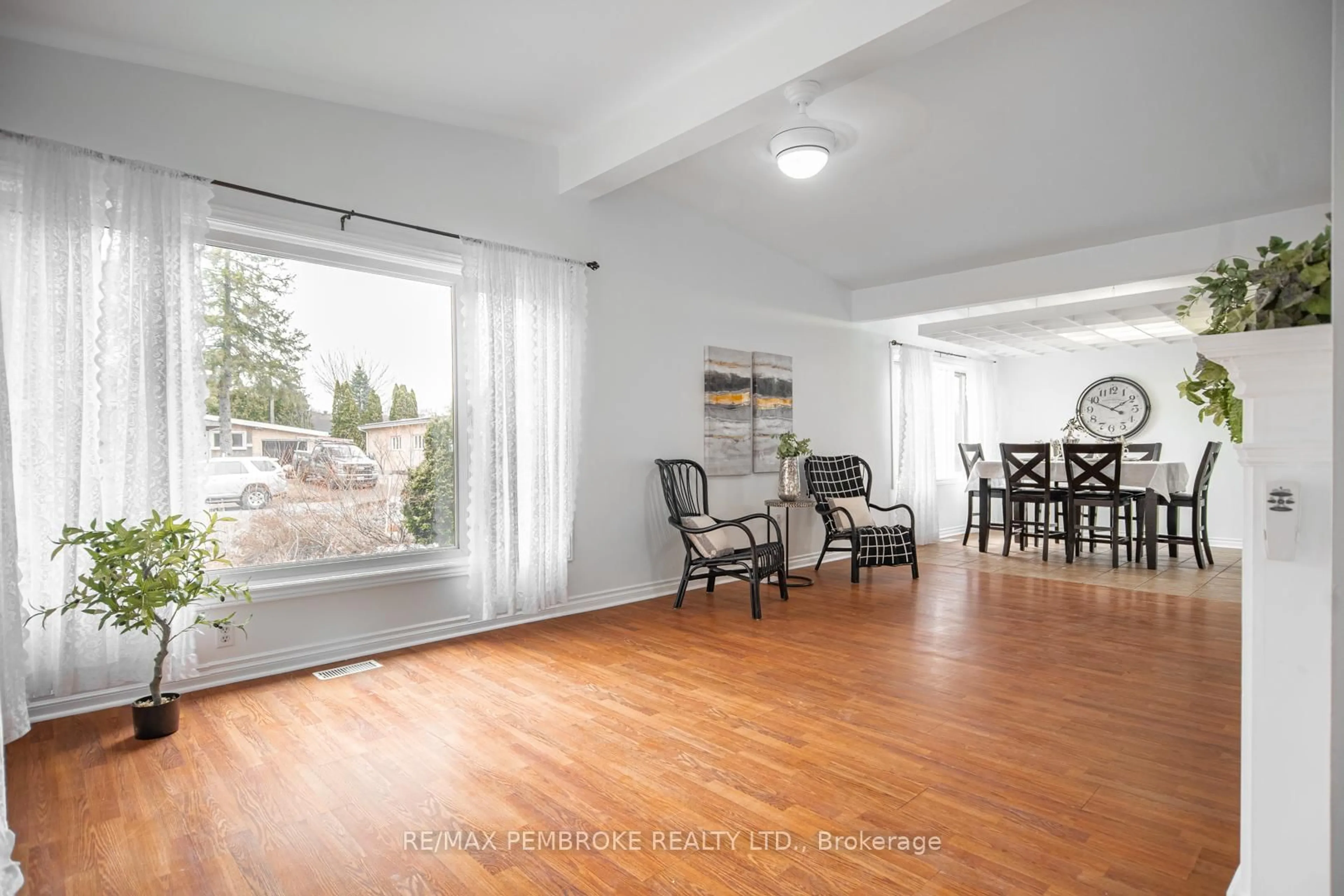Unknown for 84 Frontenac Cres, Deep River Ontario K0J 1P0