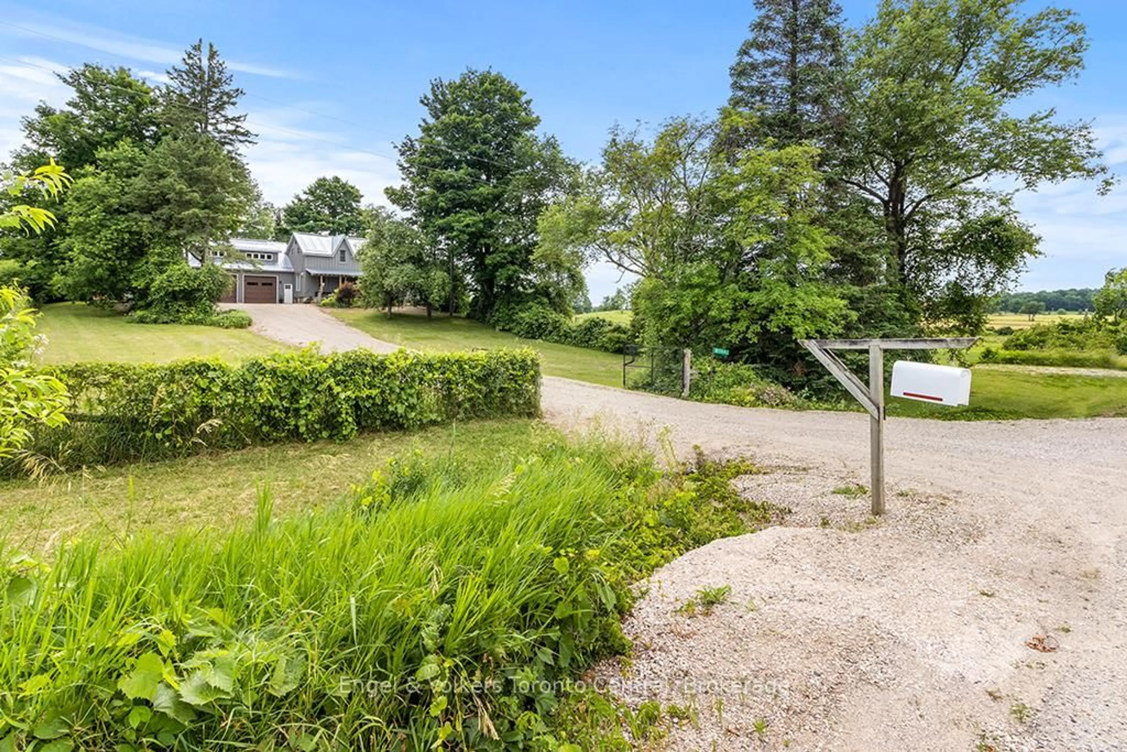 A pic from outside/outdoor area/front of a property/back of a property/a pic from drone, water/lake/river/ocean view for 817446 PERDUE Rd, Chatsworth Ontario N0H 1G0
