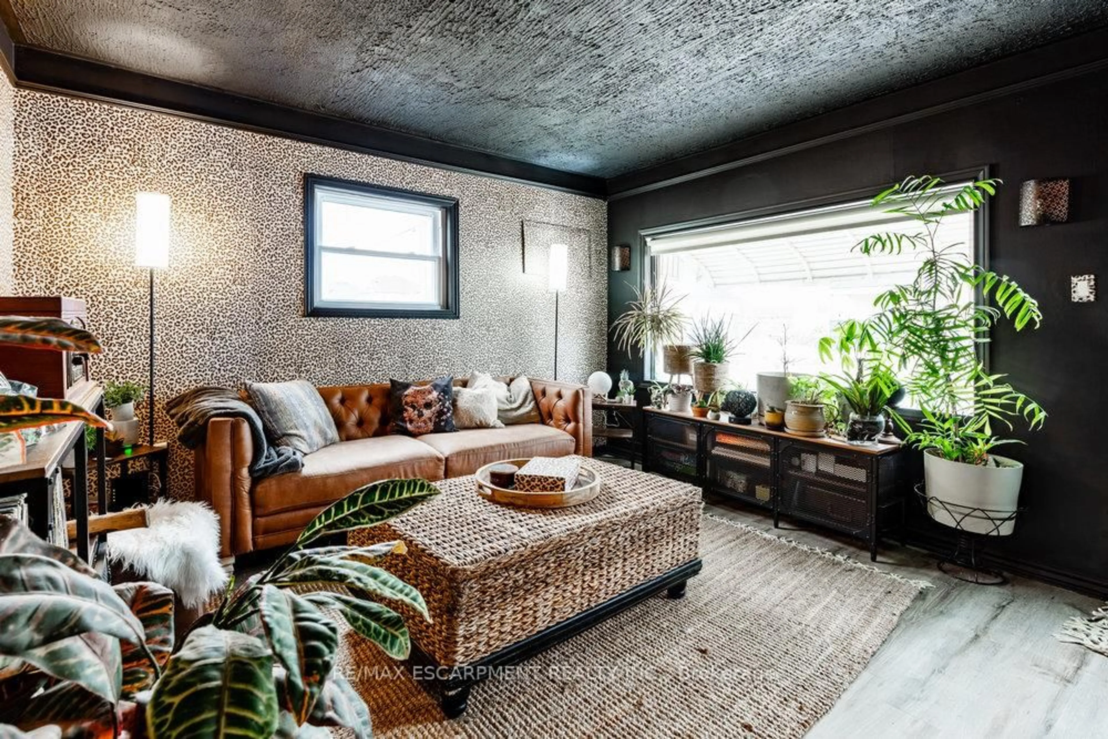 Living room with furniture, unknown for 4671 Ferguson St, Niagara Falls Ontario L2E 2Z3