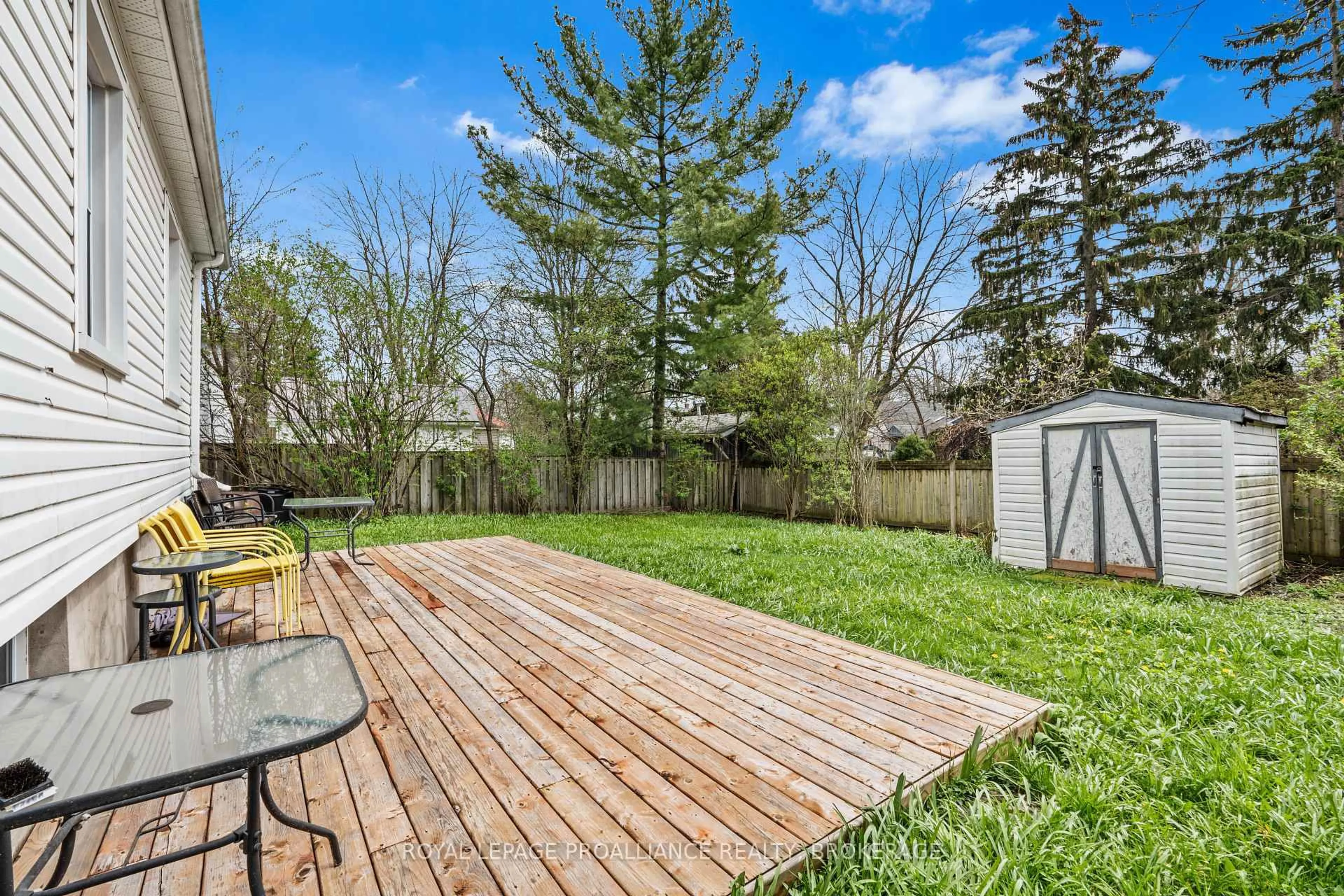 Patio, unknown for 172 Carruthers Ave, Kingston Ontario K7L 1M9